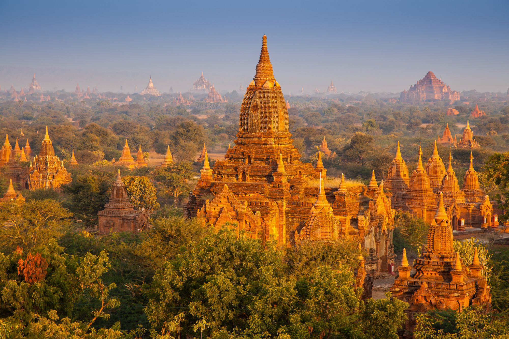 La fascination du Myanmar – un pays en mutation de Naypyitaw: Bagan UNESCO World Heritage