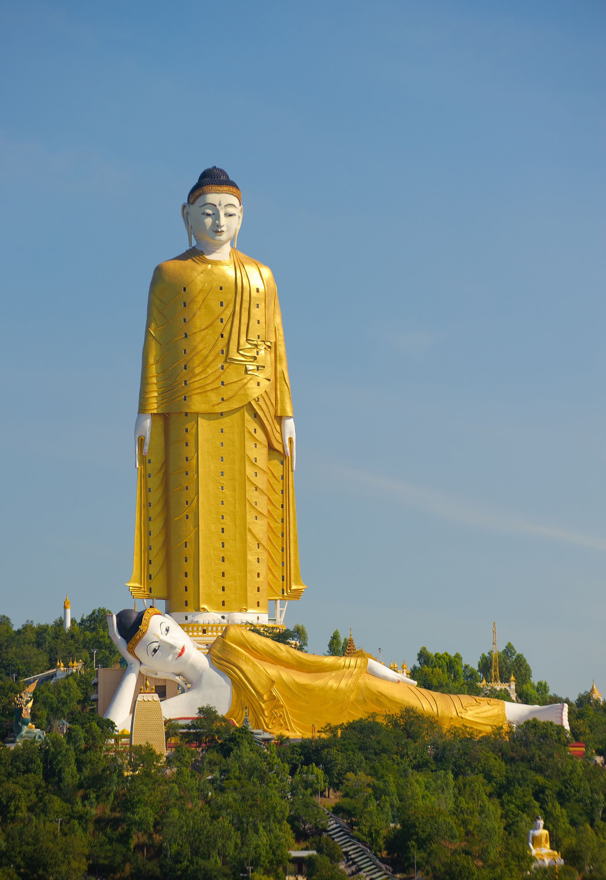 La fascination du Myanmar – un pays en mutation de Naypyitaw: Myanmar Monywa Buddha