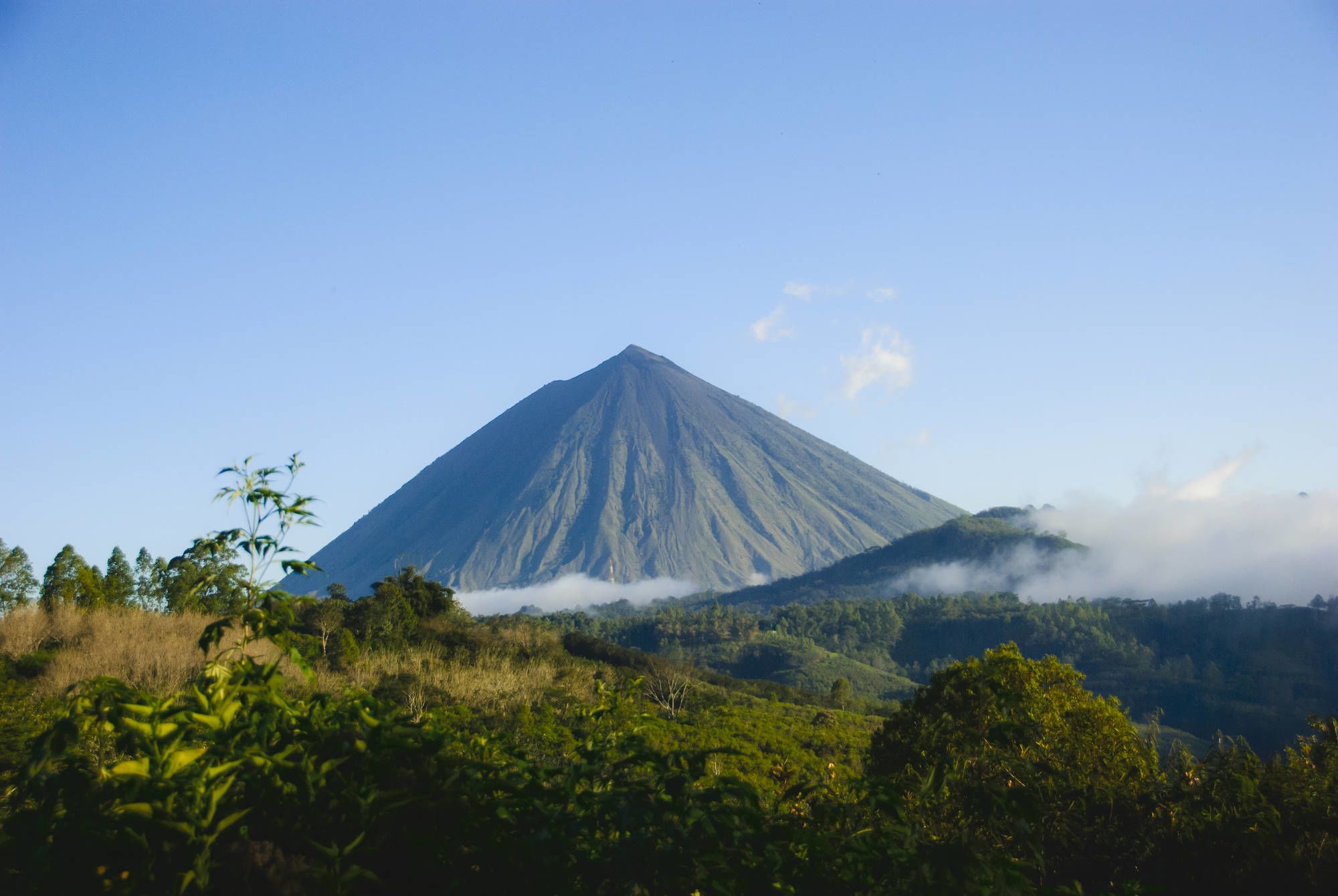 Flores - Traditionen, Riten und Vulkane ab Ende: Flores Inerie Volcano