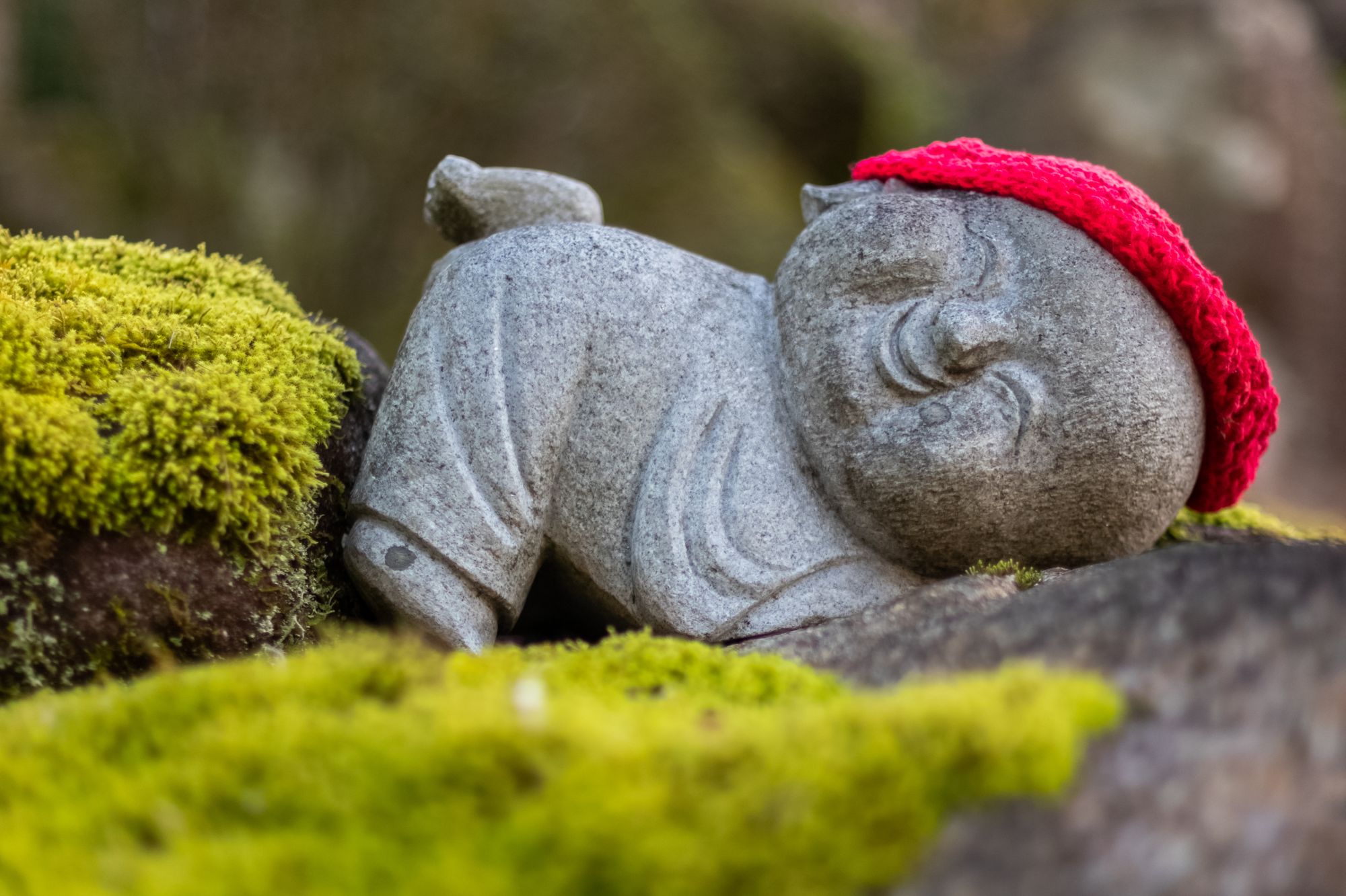 Kontrastreiches Japan ab Tokio: Buddhist statues at Daisho-in Temple