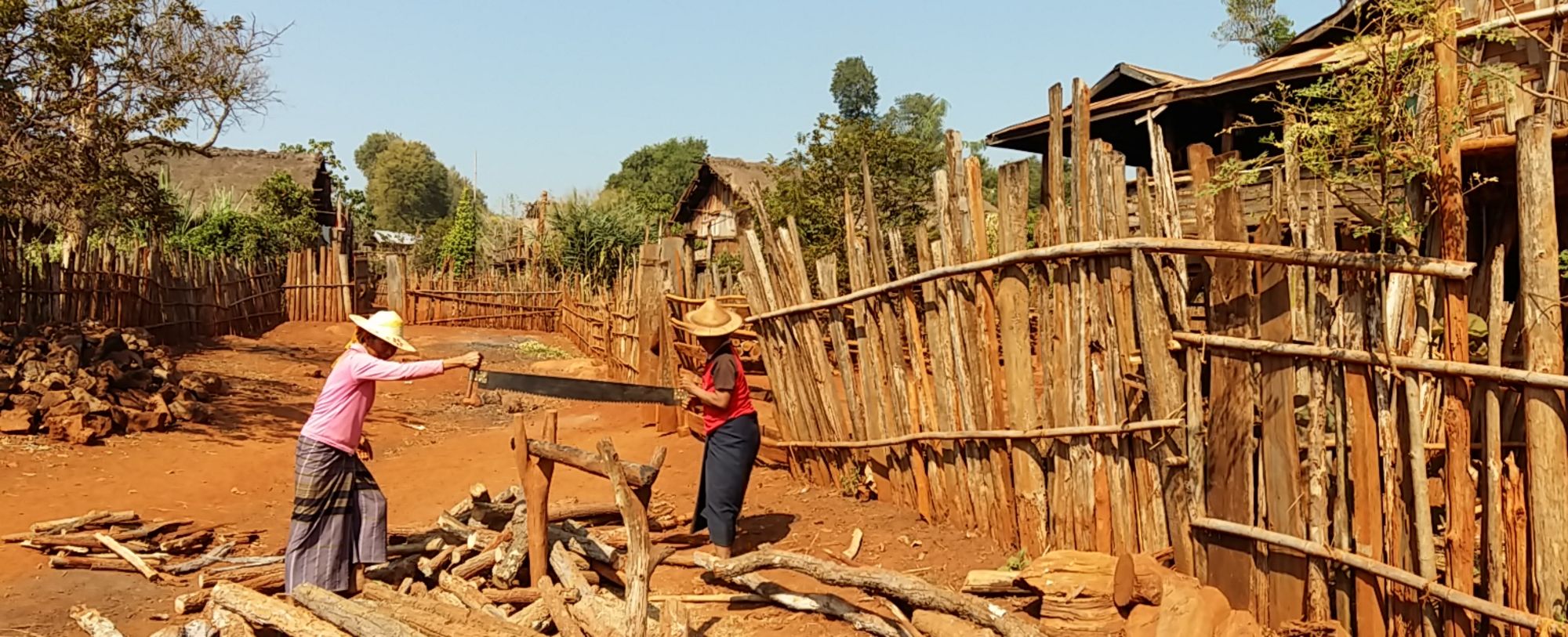 Kayah – un voyage dans un monde secret de Lac Inle: Daw Ta Ma Gyi (1)