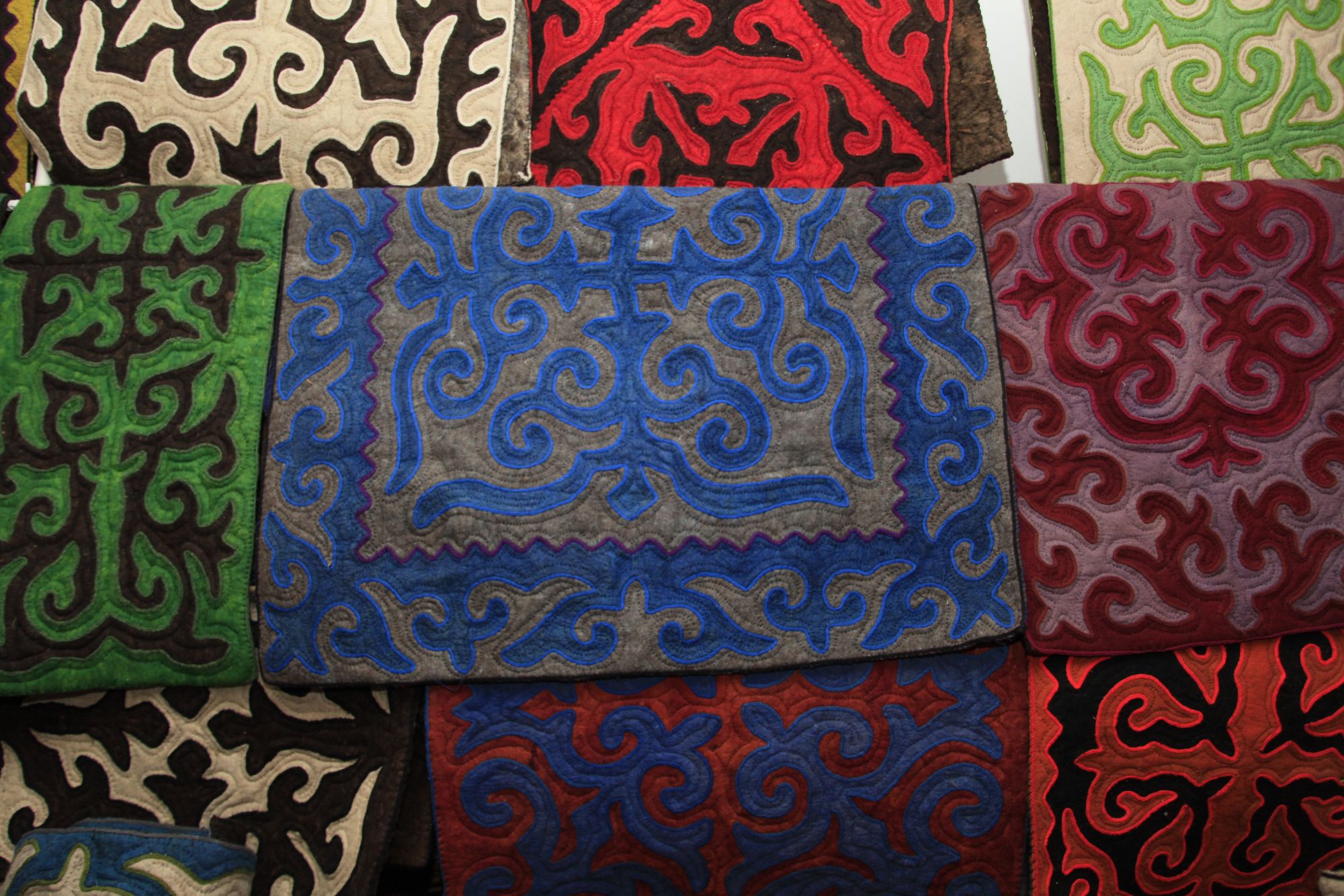 Auf den Spuren Marco Polos entlang der Seidenstrasse ab Peking: carpet of felt_Kochkor