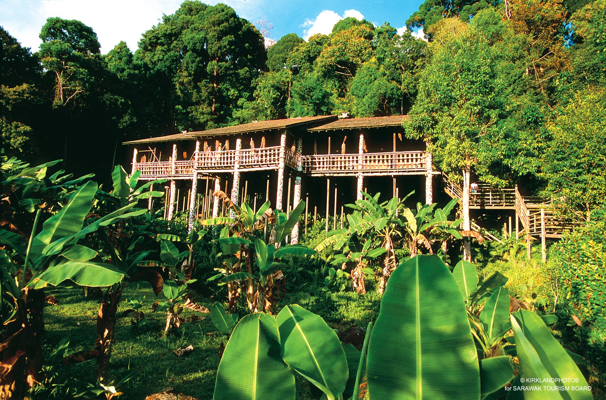 Höhepunkte Borneos mit Option "Brunei" ab Kuching: Traditional Longhouse