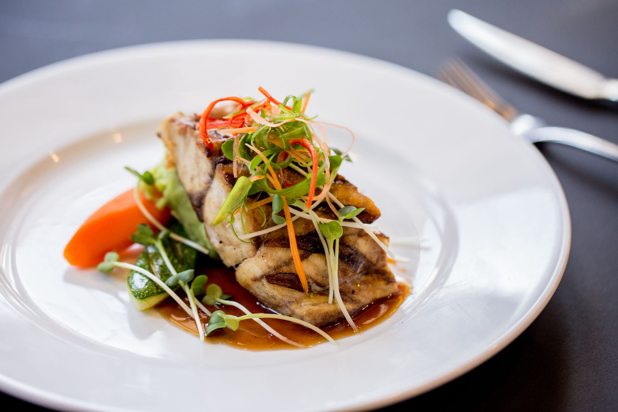 Halong Bucht Kreuzfahrten mit «Bhaya Classic» ab Hanoi: f&b: Dinner