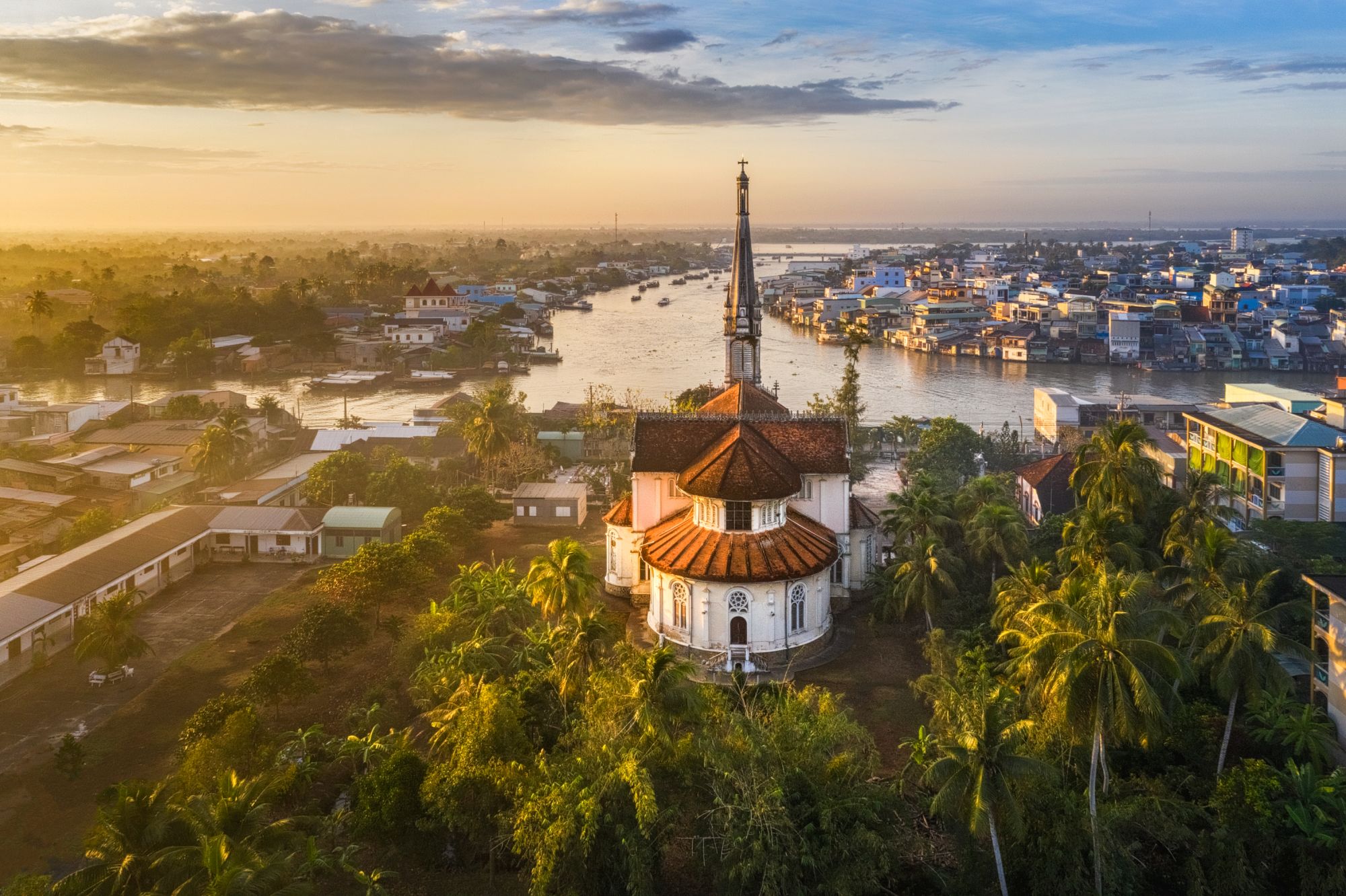 Le fascinant delta du Mékong - de/à Saigon: Mekong Delta - Cai Be Church