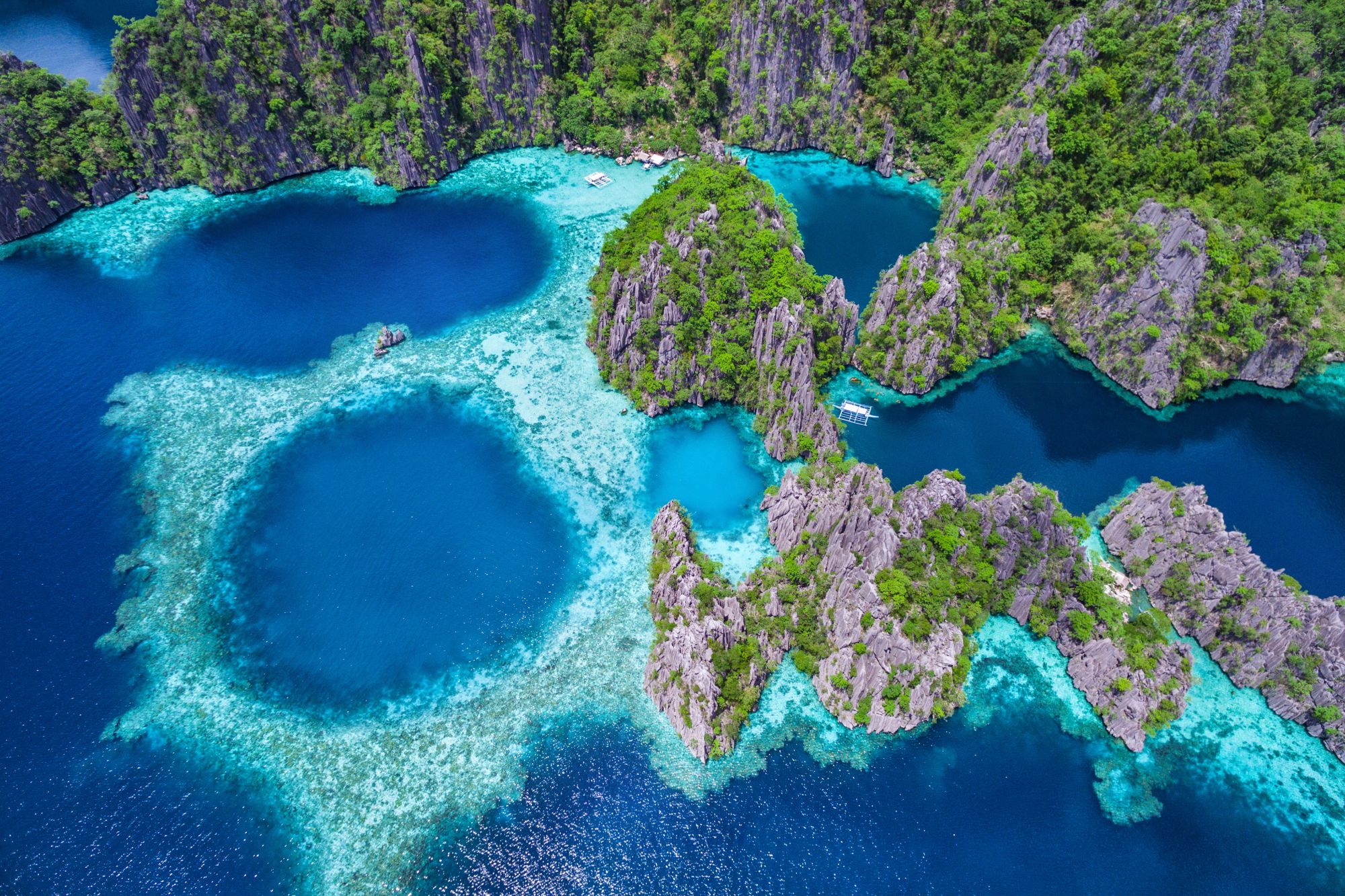 D’île en île individuellement aux Philippines de Manille: Palawan Coron