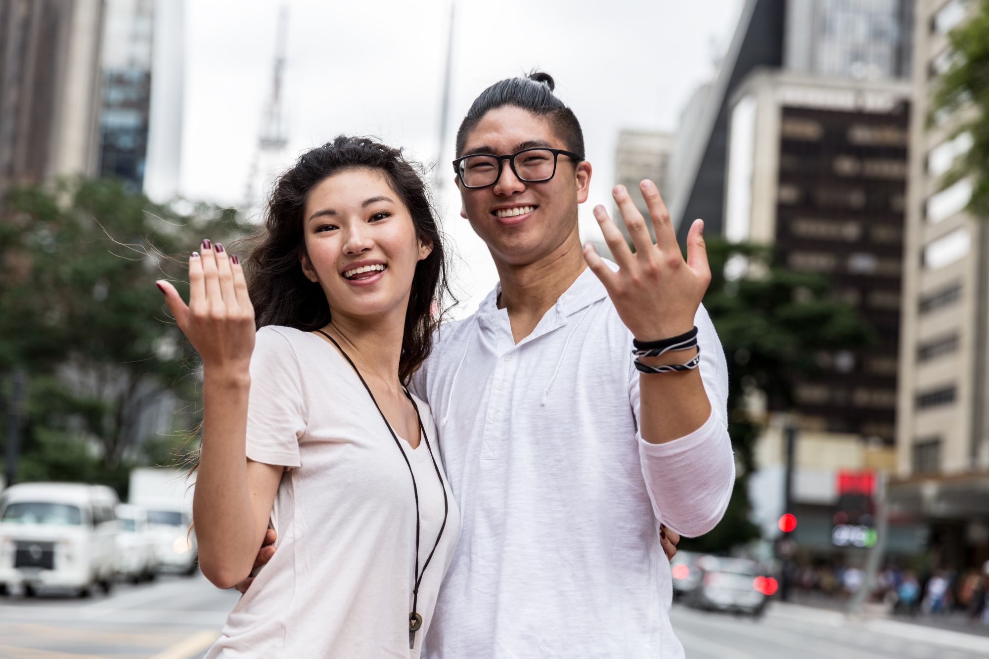 La Corée du Sud diversifiée de Séoul: Young couple with a welcome