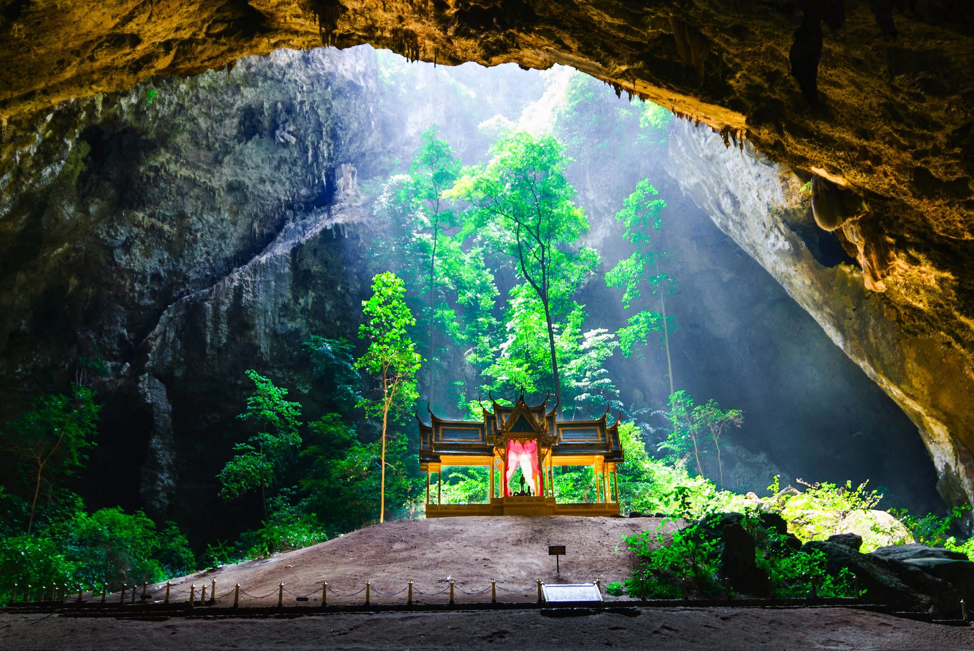 Mietwagen Rundreise in den Süden ab Bangkok: Sam Roi Yod National Park Cave Phrayanakorn