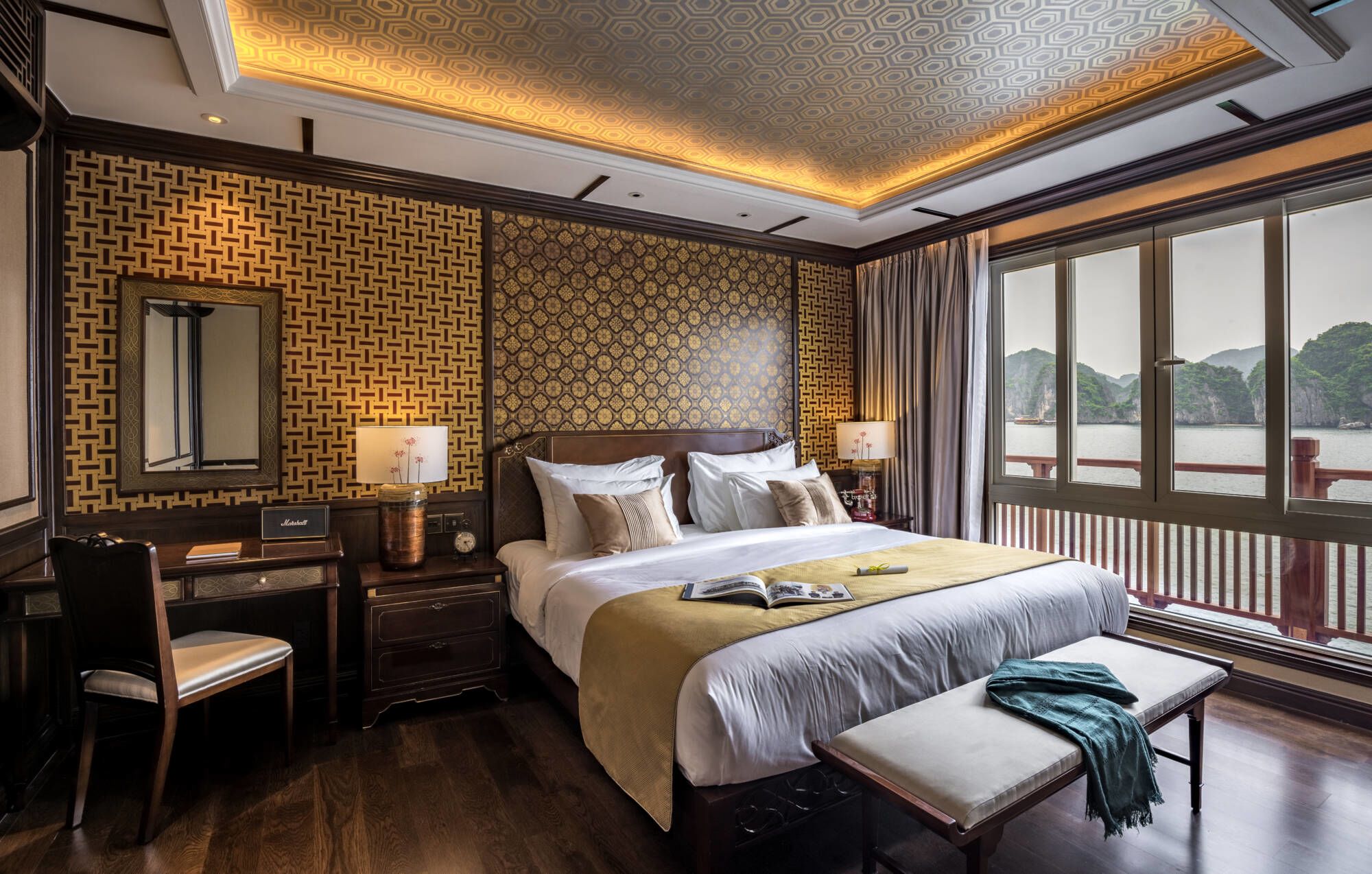Mystische Lan Ha Bucht Kreuzfahrt mit «Ylang» ab Hanoi: ylang-regency-suite-front-glory-daisy