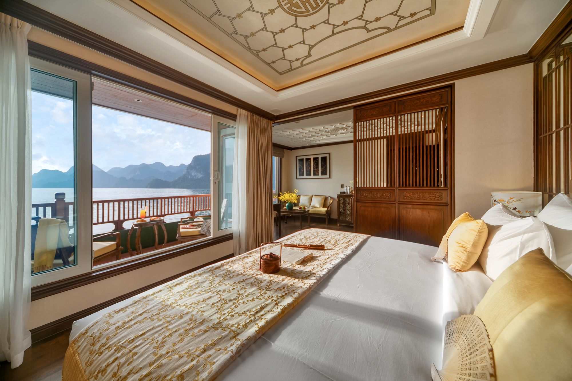 Mystische Lan Ha Bucht Kreuzfahrt mit «Ylang» ab Hanoi: ylang-signature-suite