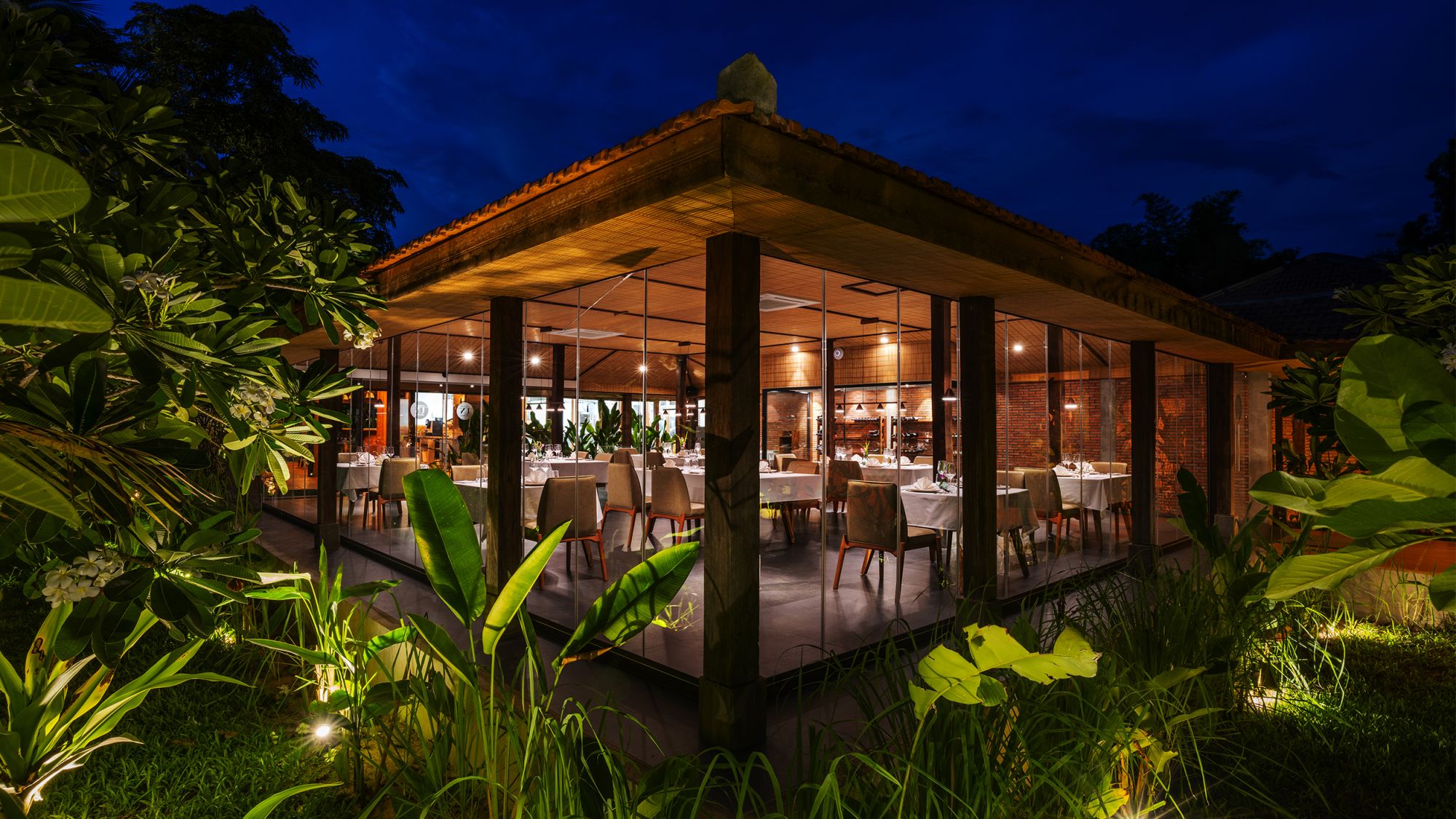 Farmhouse Resort & Spa - Smiling Gecko Sozialprojekt ab Phnom Penh: f&b: Restaurant UN