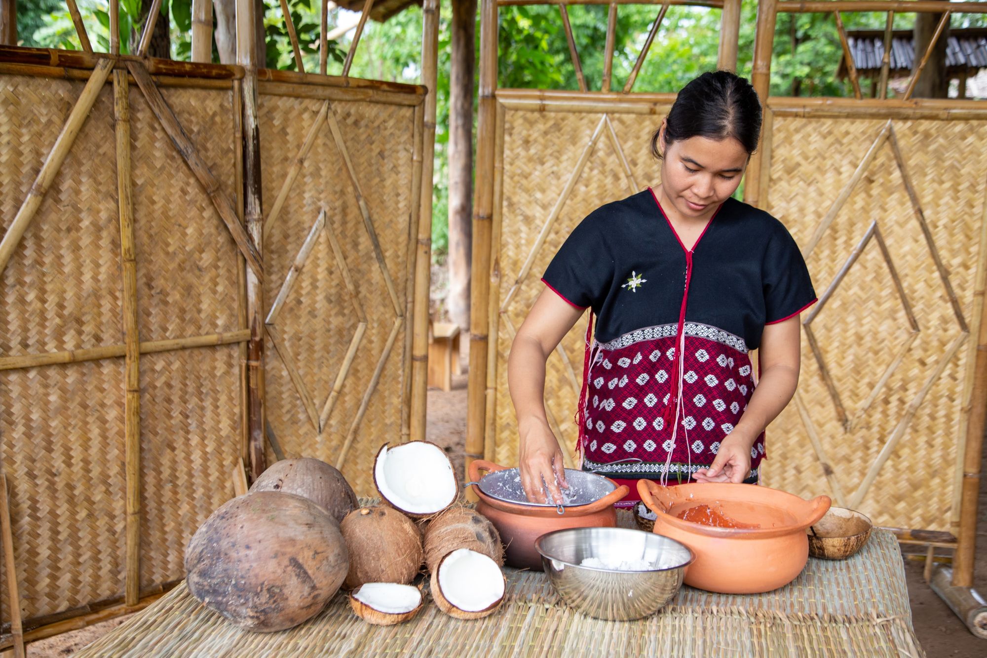 The Bush Camp Chiang Mai - 2 jours: activities: Making Coconut Milk