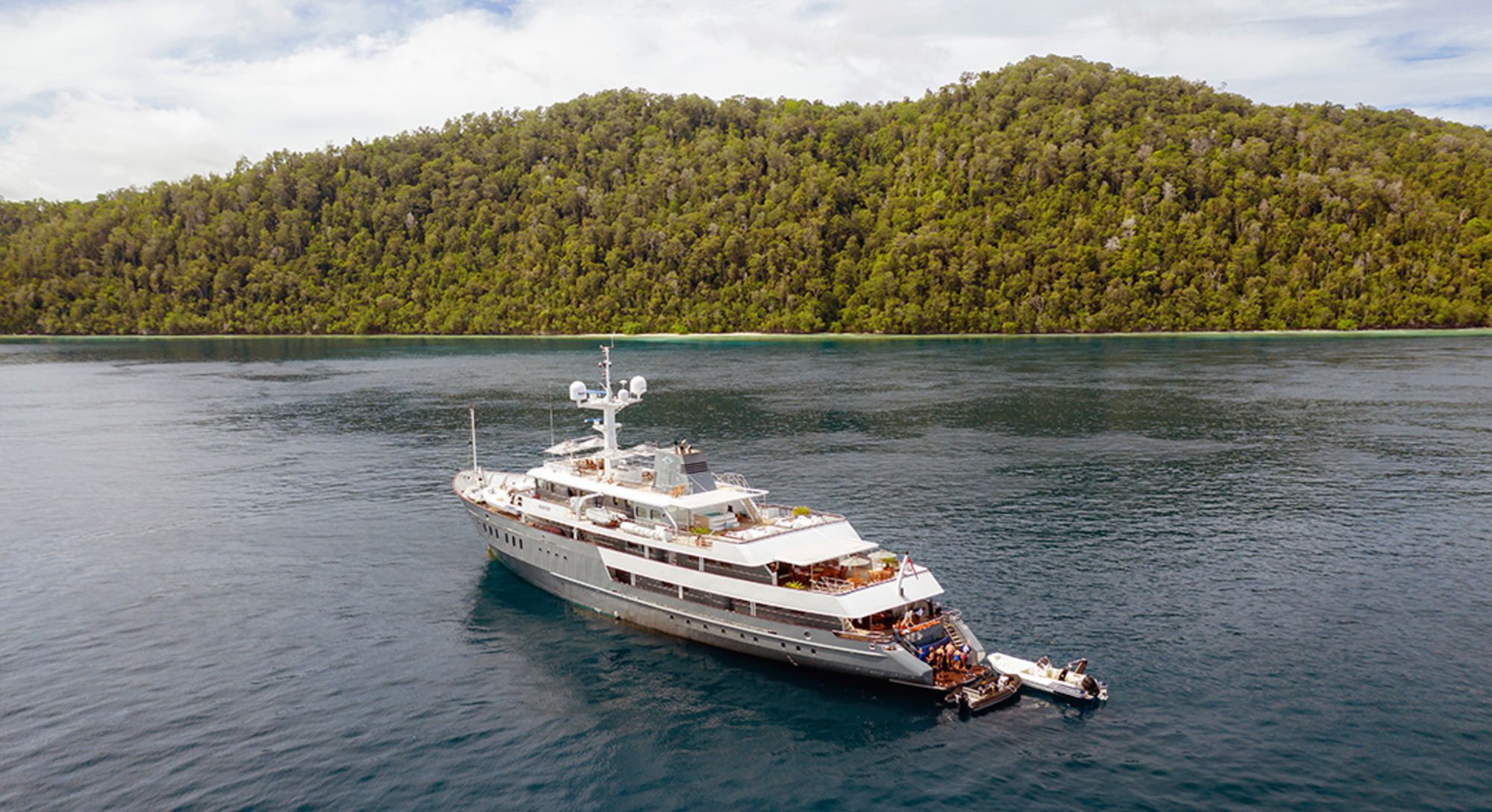 Raja Ampat avec style – Croisière à travers le paradis insulaire préservé de Sorong: Aqua Blu