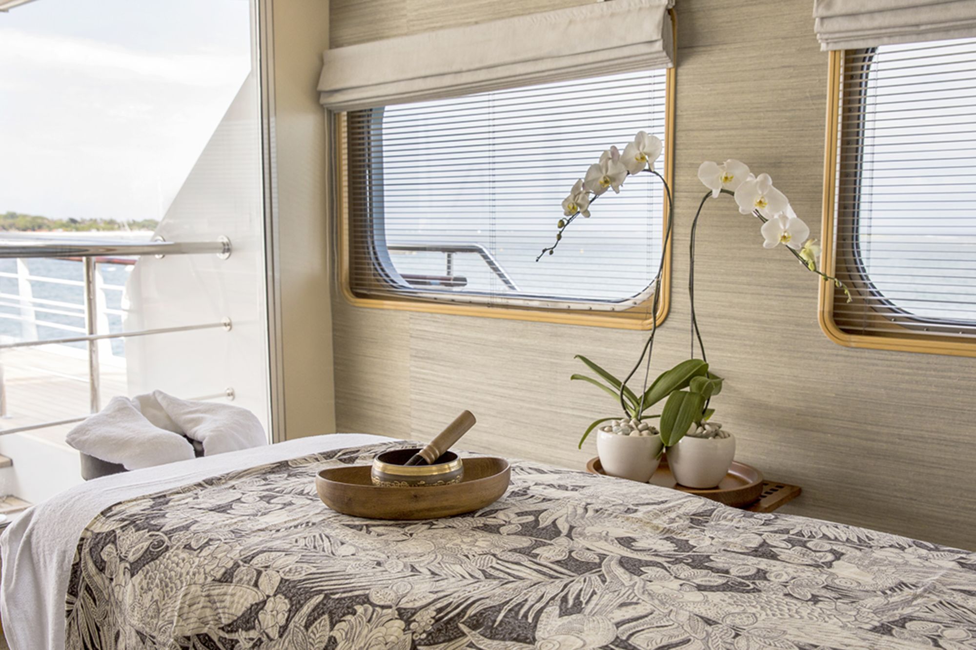 Croisière de rêve au cœur des Moluques de Ambon: Aqua Blu | Massage Room