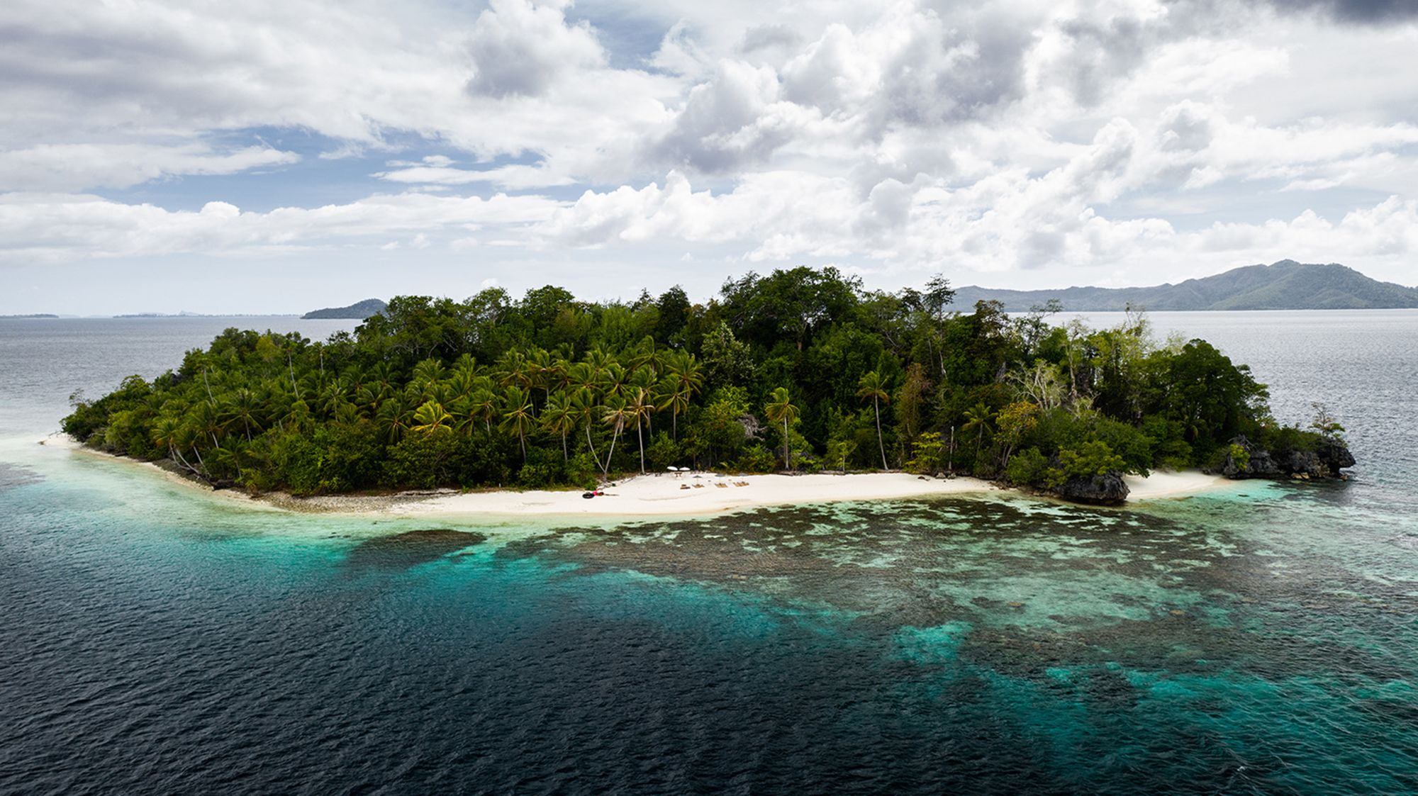 Raja Ampat avec style – Croisière à travers le paradis insulaire préservé de Sorong: Aqua Blu | Raja Ampat