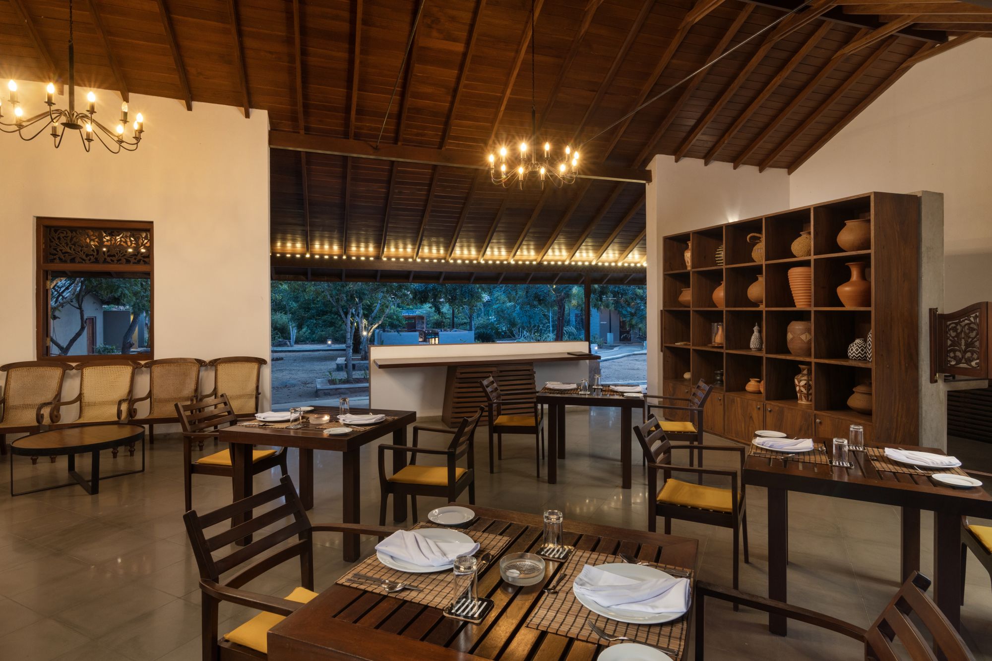 Safari dans le parc national de Yala - Koragaha Lodge - 2 jours de Colombo: Koragaha Lodge - Restaurant