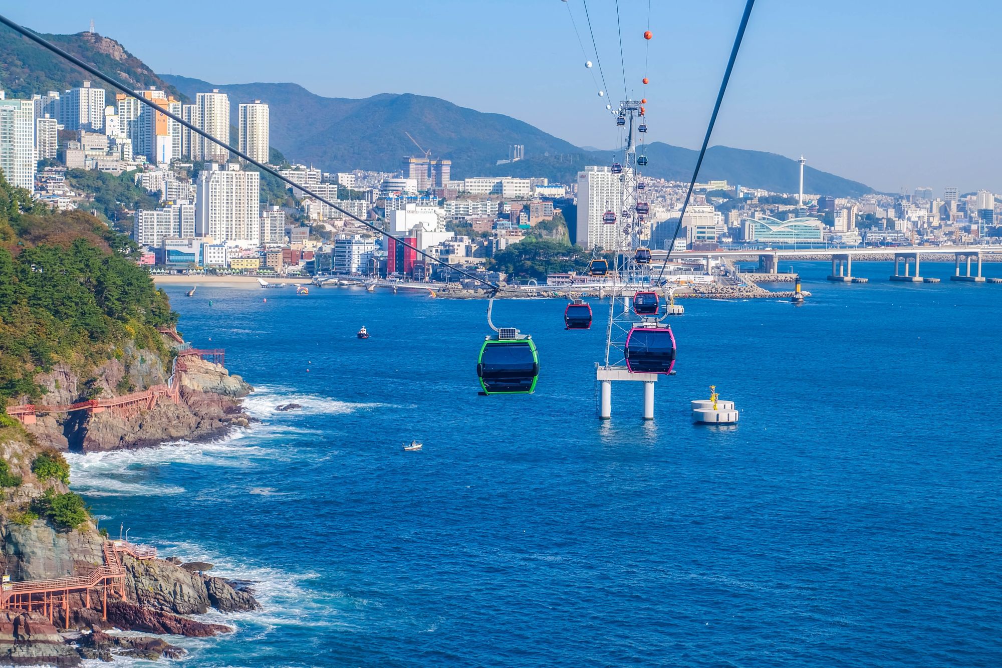 Höhepunkte Südkoreas ab Seoul: Cable car in Songdo beach