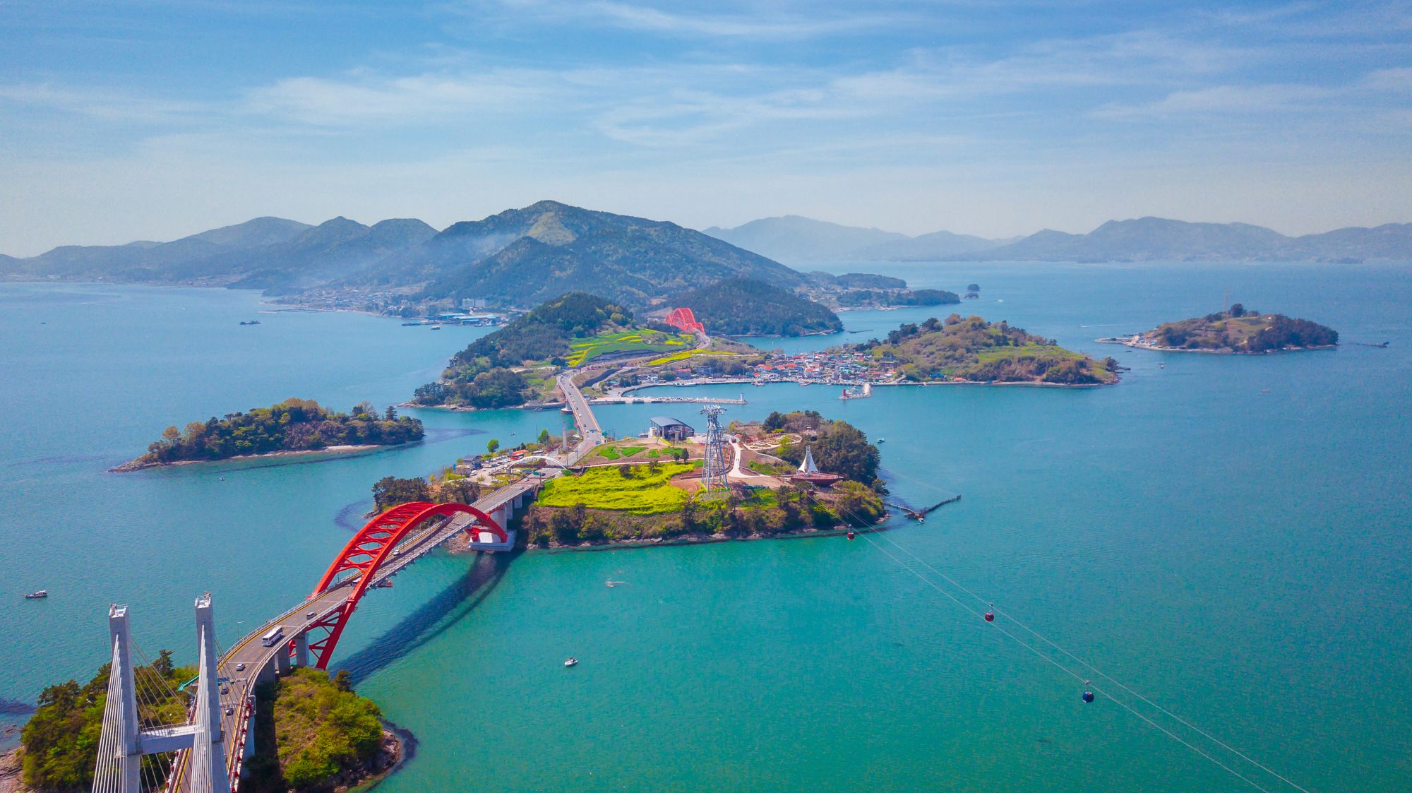 Mietwagen Rundreise «Südliches Korea» ab Seoul: Aerial view of Samcheonpo Bridge connecting Namhae island