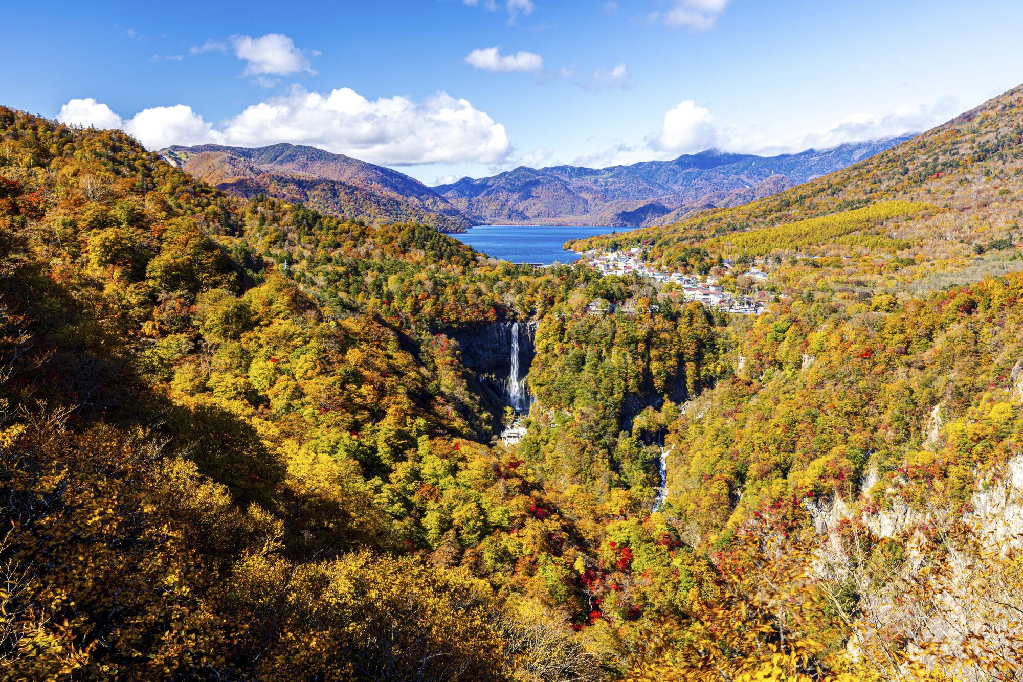 Nikko : temples et la nature dans toute sa splendeur de Tokyo: Spectacular autumn scenery in Oku-Nikko