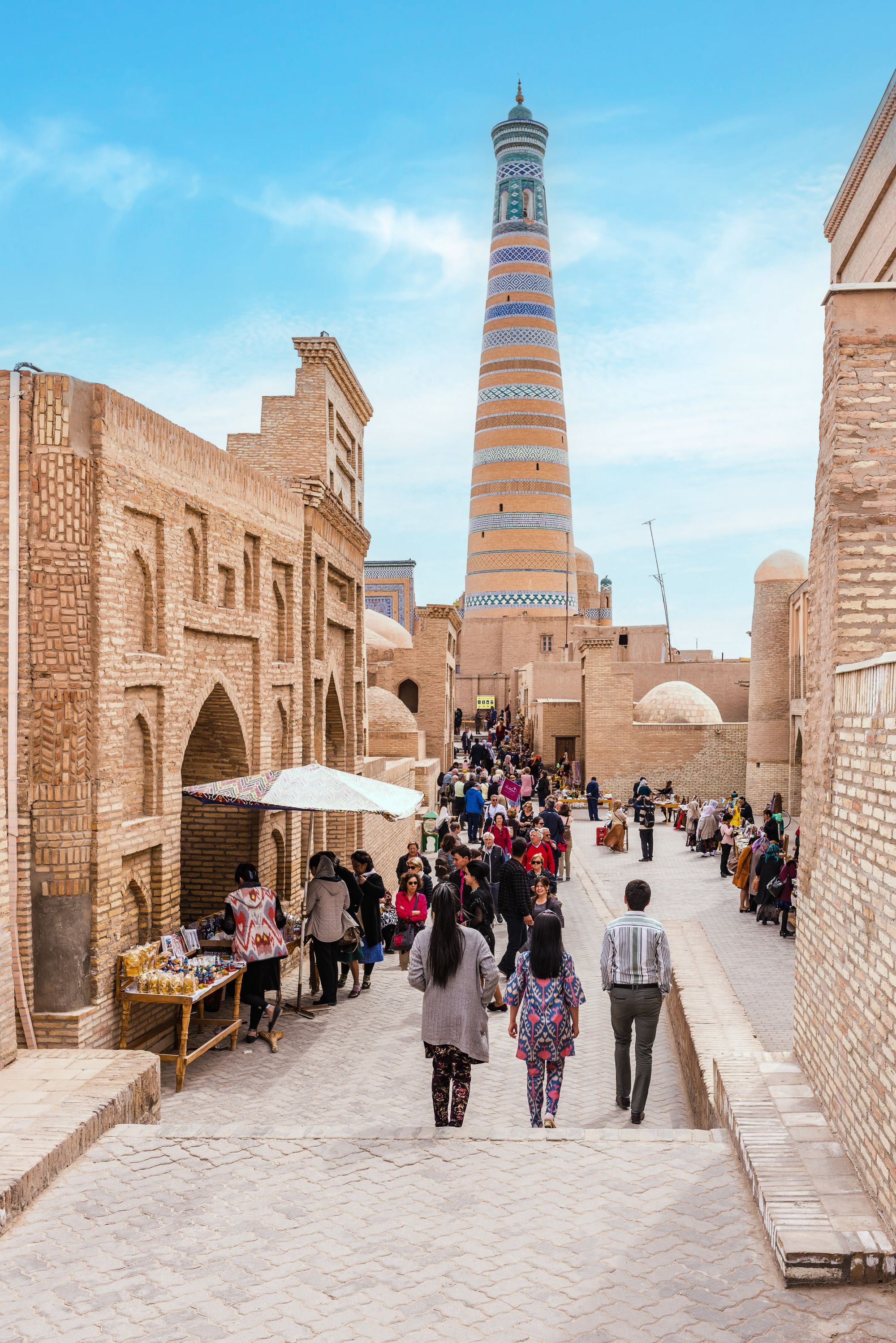 Découvrir la fabuleuse Route de la Soie en train de Tachkent: Islom-Hoja-Minarett in Khiva