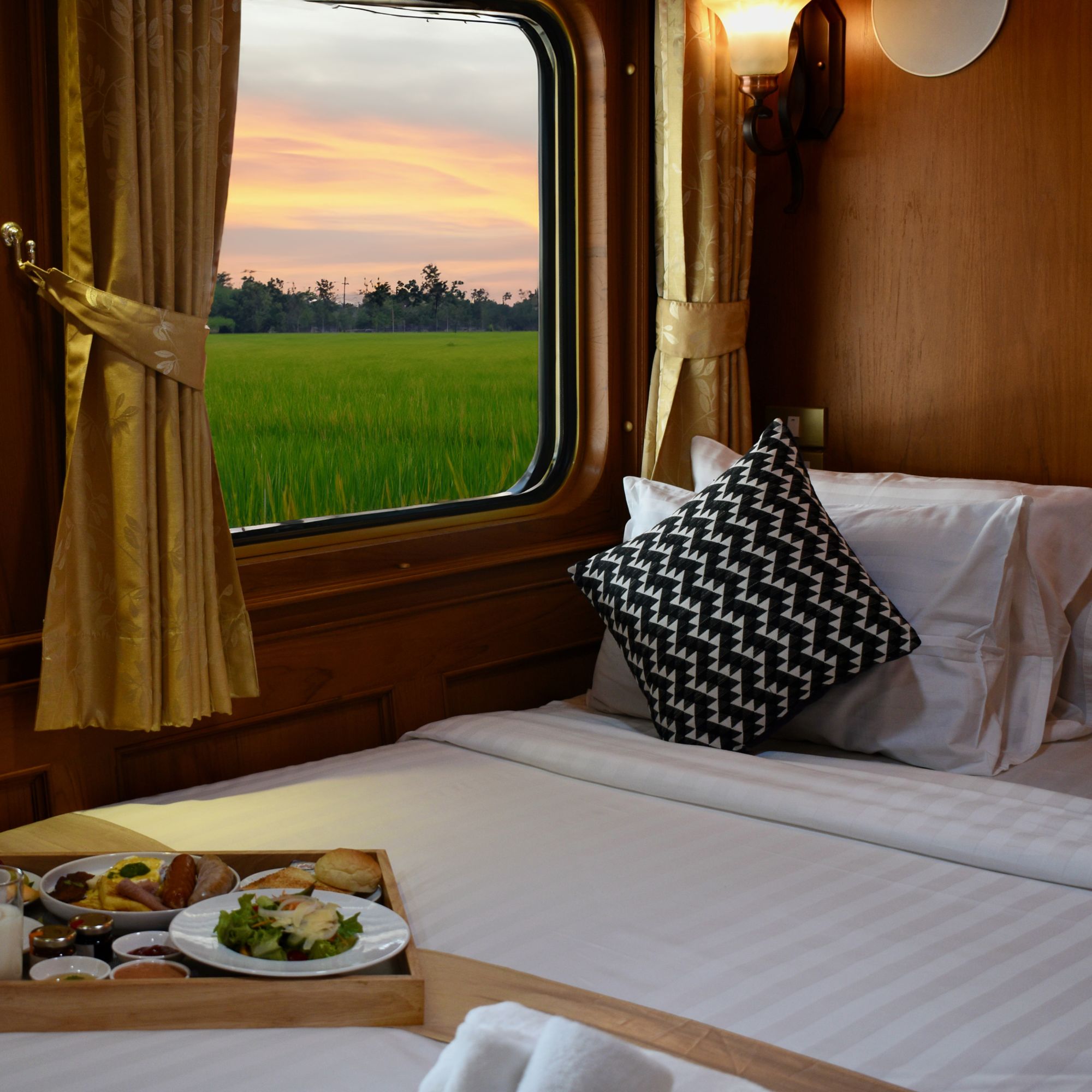 The Blue Jasmine – Heritage Zug ab Bangkok: Premium Suite