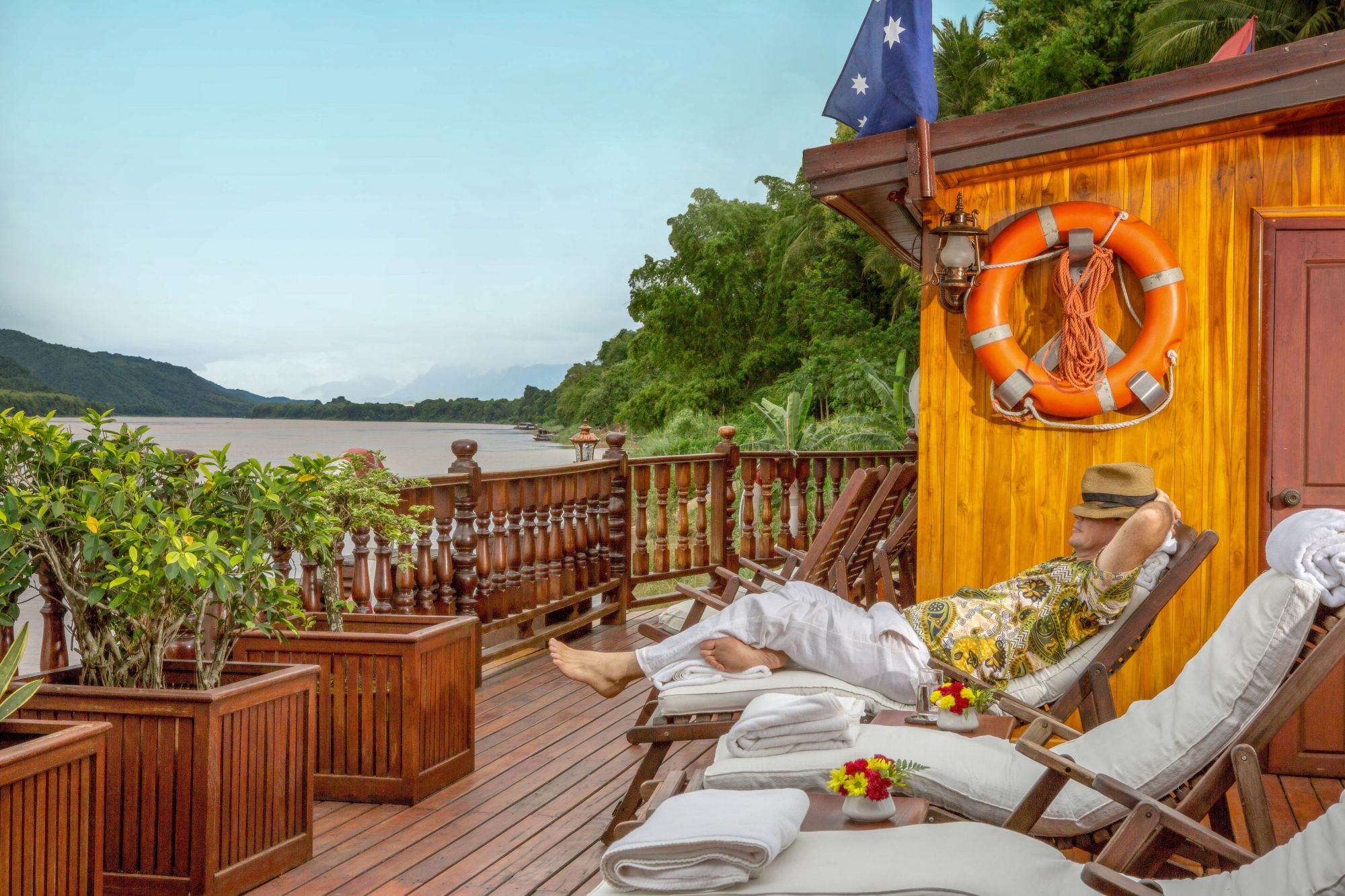 Laos im Rhythmus des Mekong (flussaufwärts) ab Luang Prabang: Sun deck