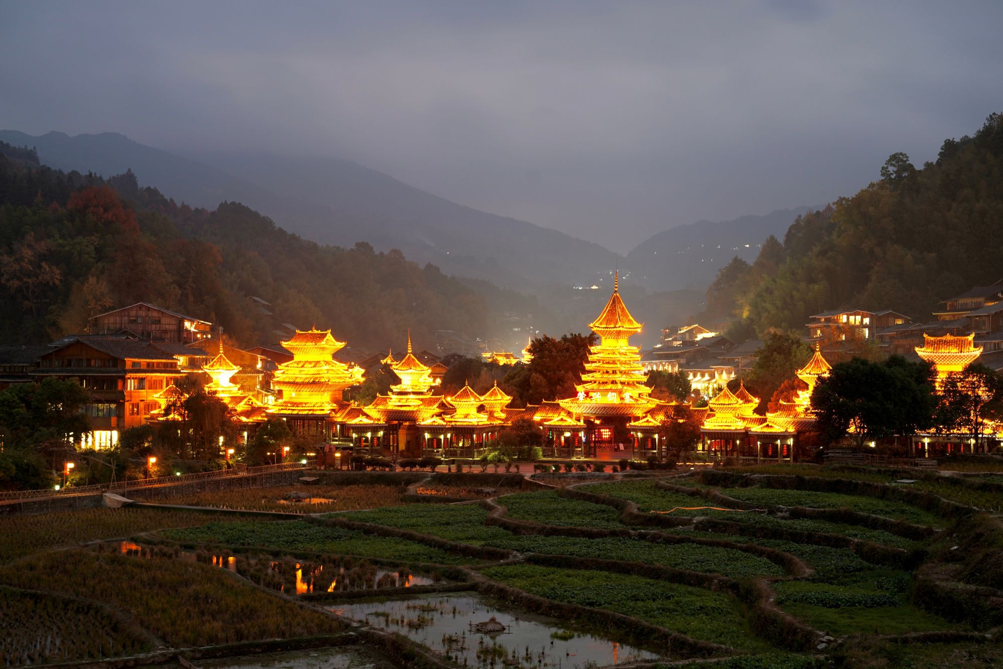 Magische Landschaften & lebendige Traditionen ab Guiyang: Zhaoxing Village