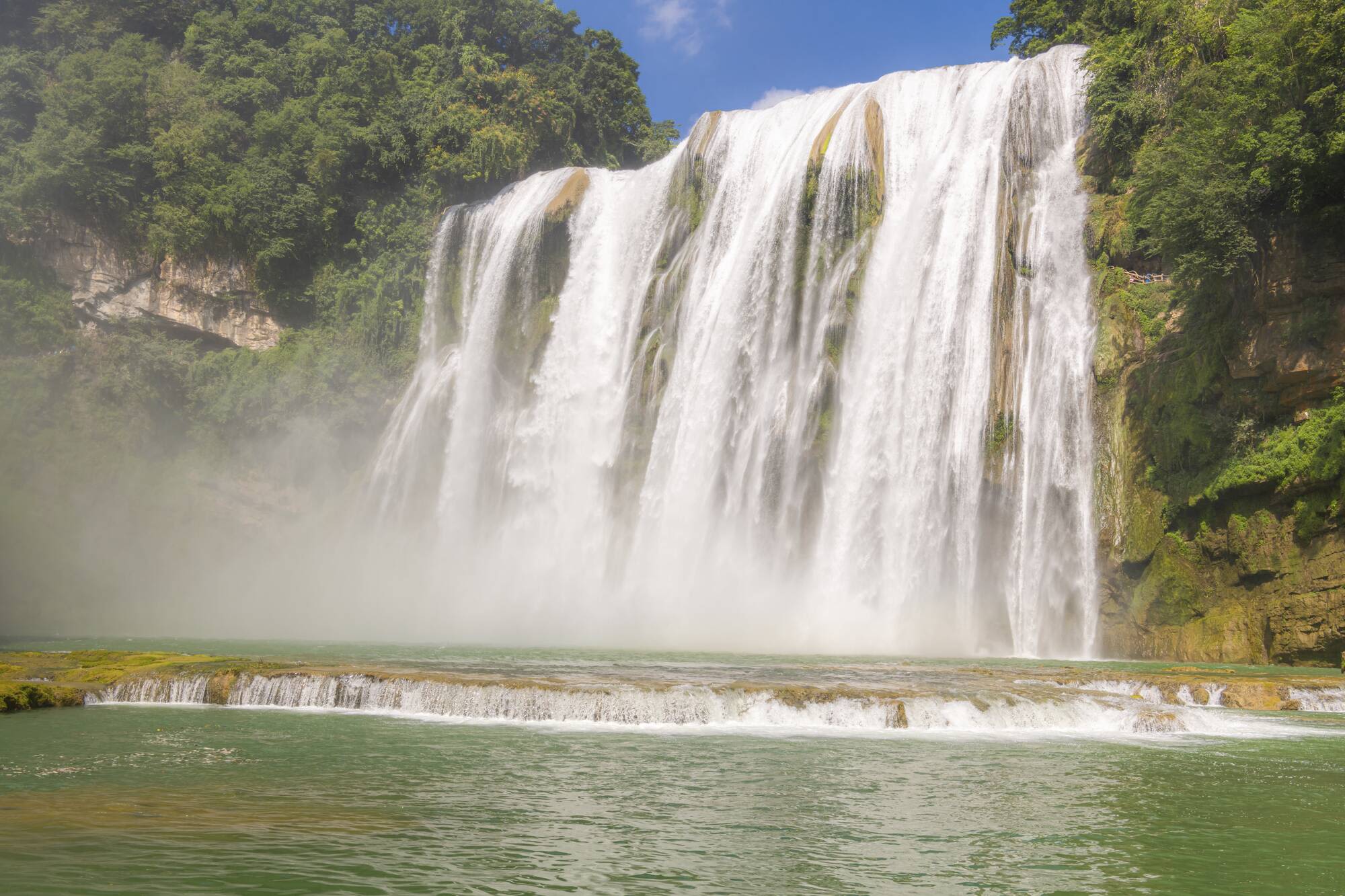 Magische Landschaften & lebendige Traditionen ab Guiyang: Huangguoshu Waterfall