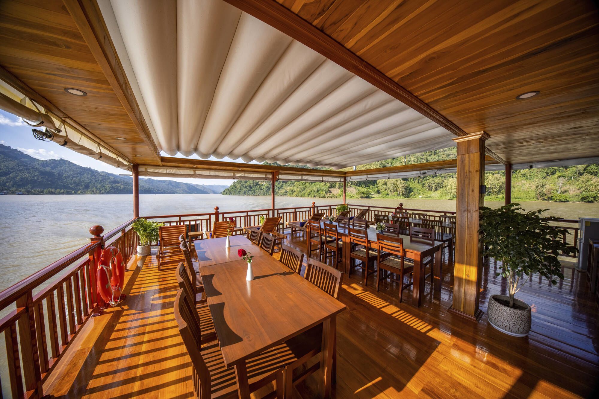 Flusskreuzfahrt mit der «Mekong Star» ab Chiang Rai: Outdoor area