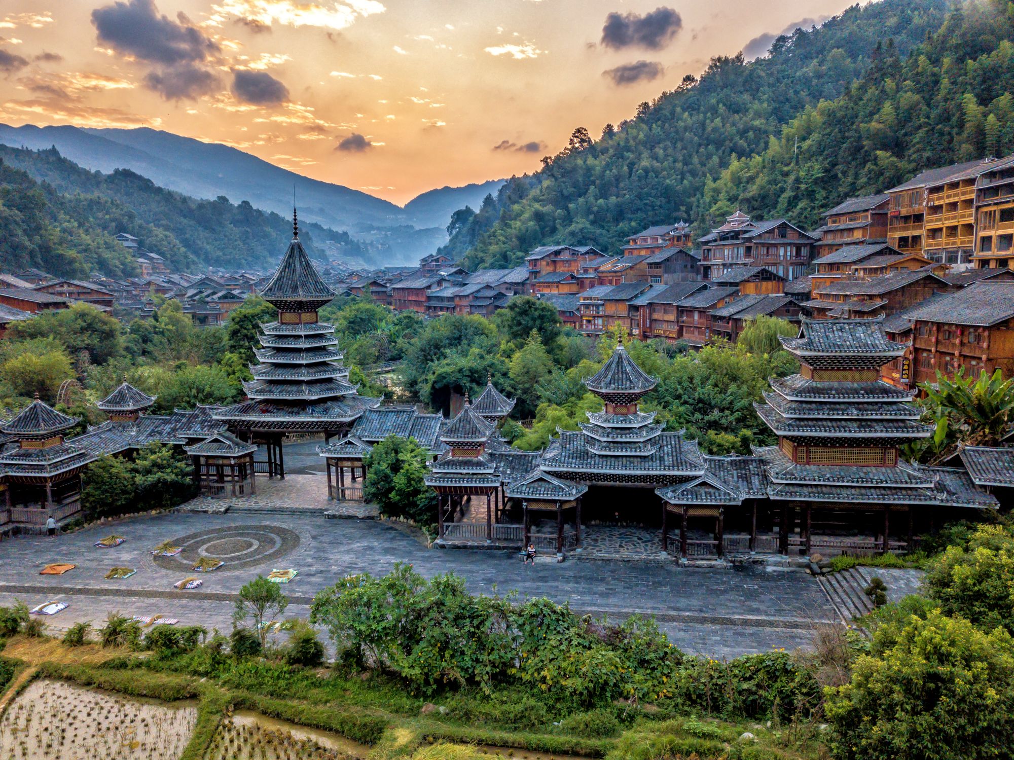 Magische Landschaften & lebendige Traditionen ab Guiyang: Zhaoxing Village