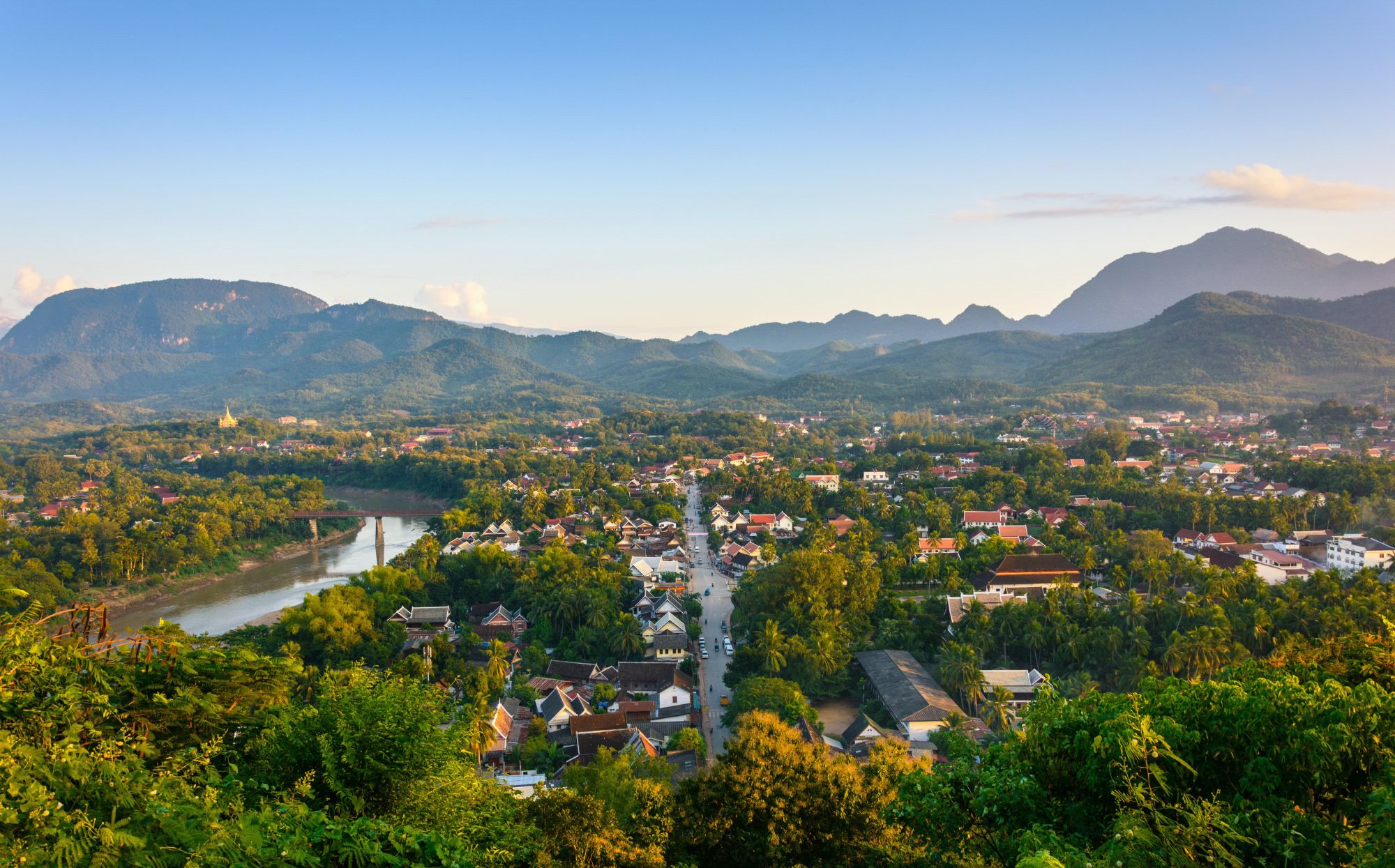 Flusskreuzfahrt mit der «Mekong Star» ab Chiang Rai: View over Luang Prabang