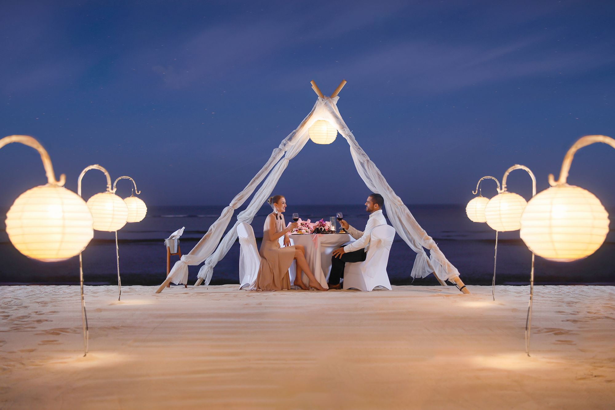 Nusa Dua Beach Hotel & Spa-Handwritten Collection in Südbali: Romantic Dinner