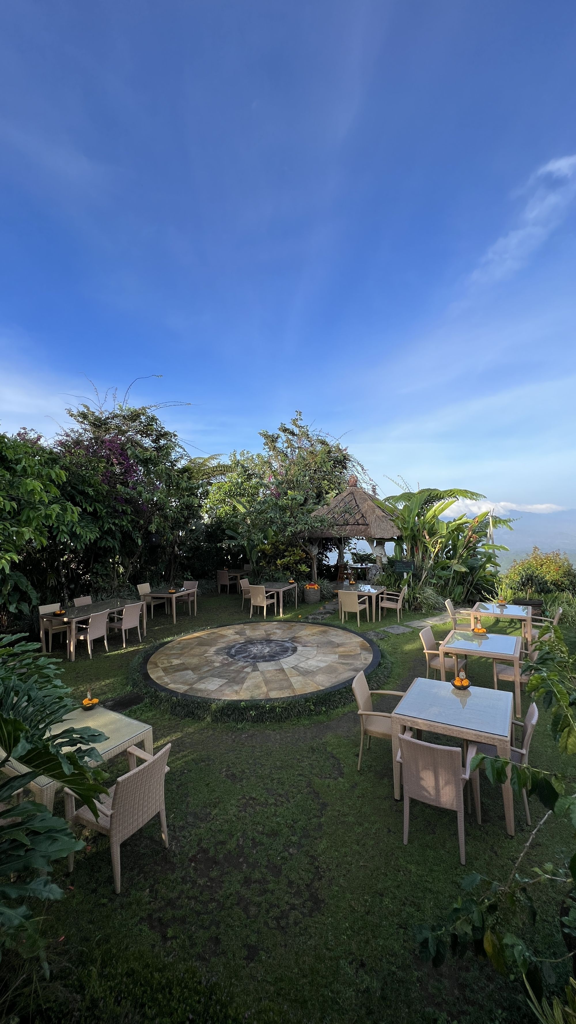 Munduk Moding Plantation Nature Resort in Nordbali: Restaurant MiMiPi