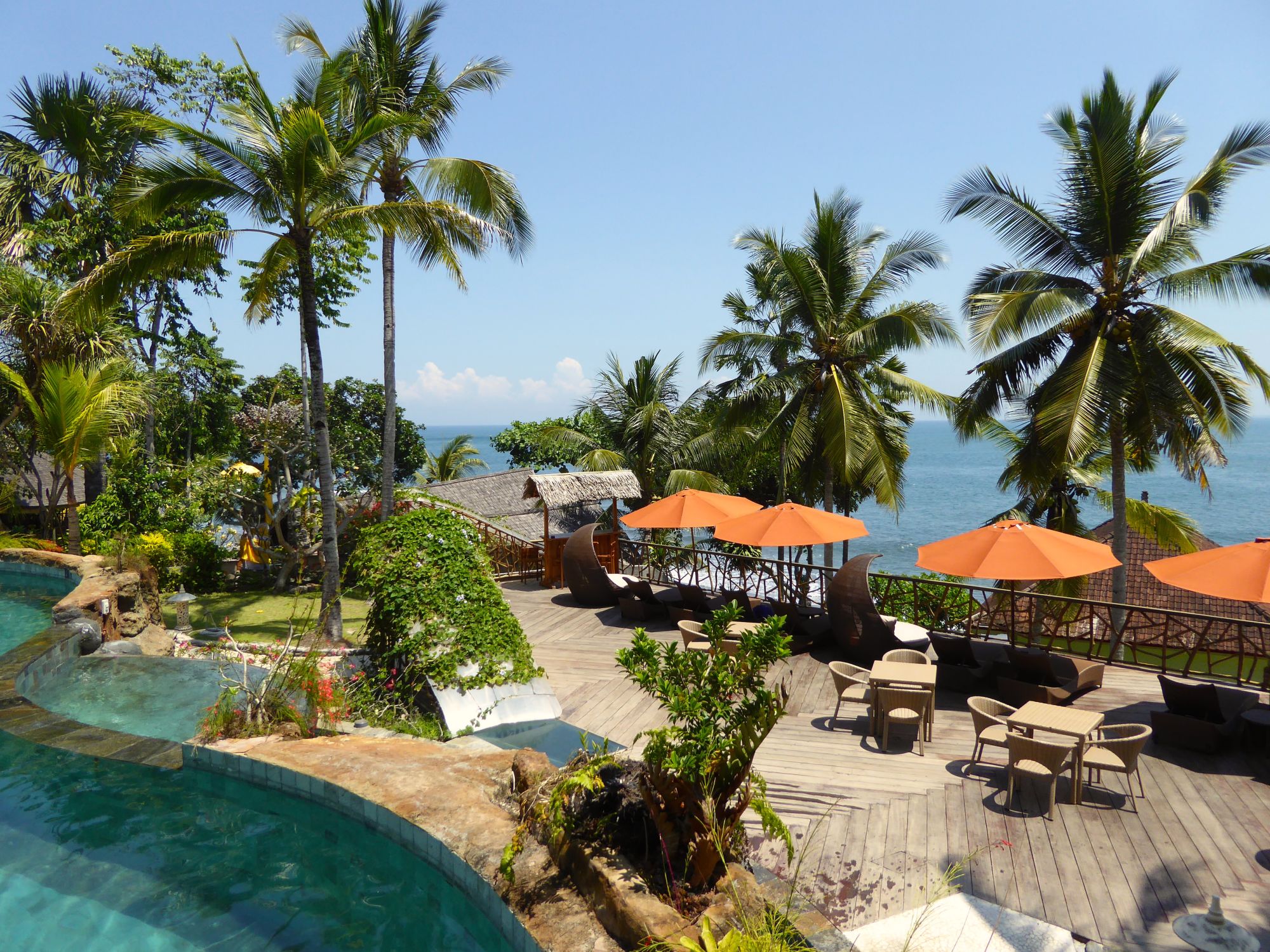 Puri Dajuma Beach Eco-Resort & Spa à Nord de Bali: Bendega Pool Deck