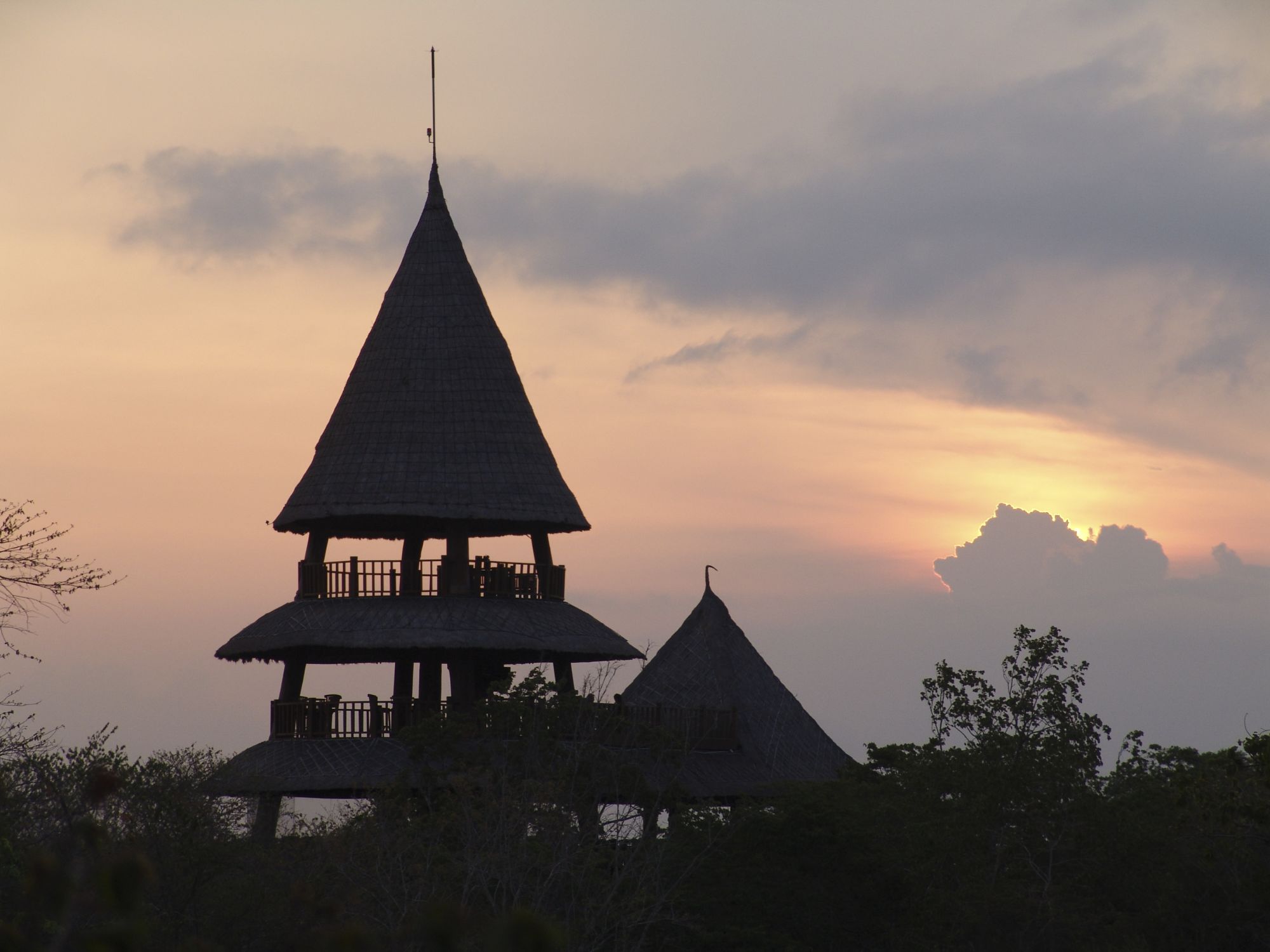 The Menjangan in Nordbali: Dawn at Bali Tower Restaurant