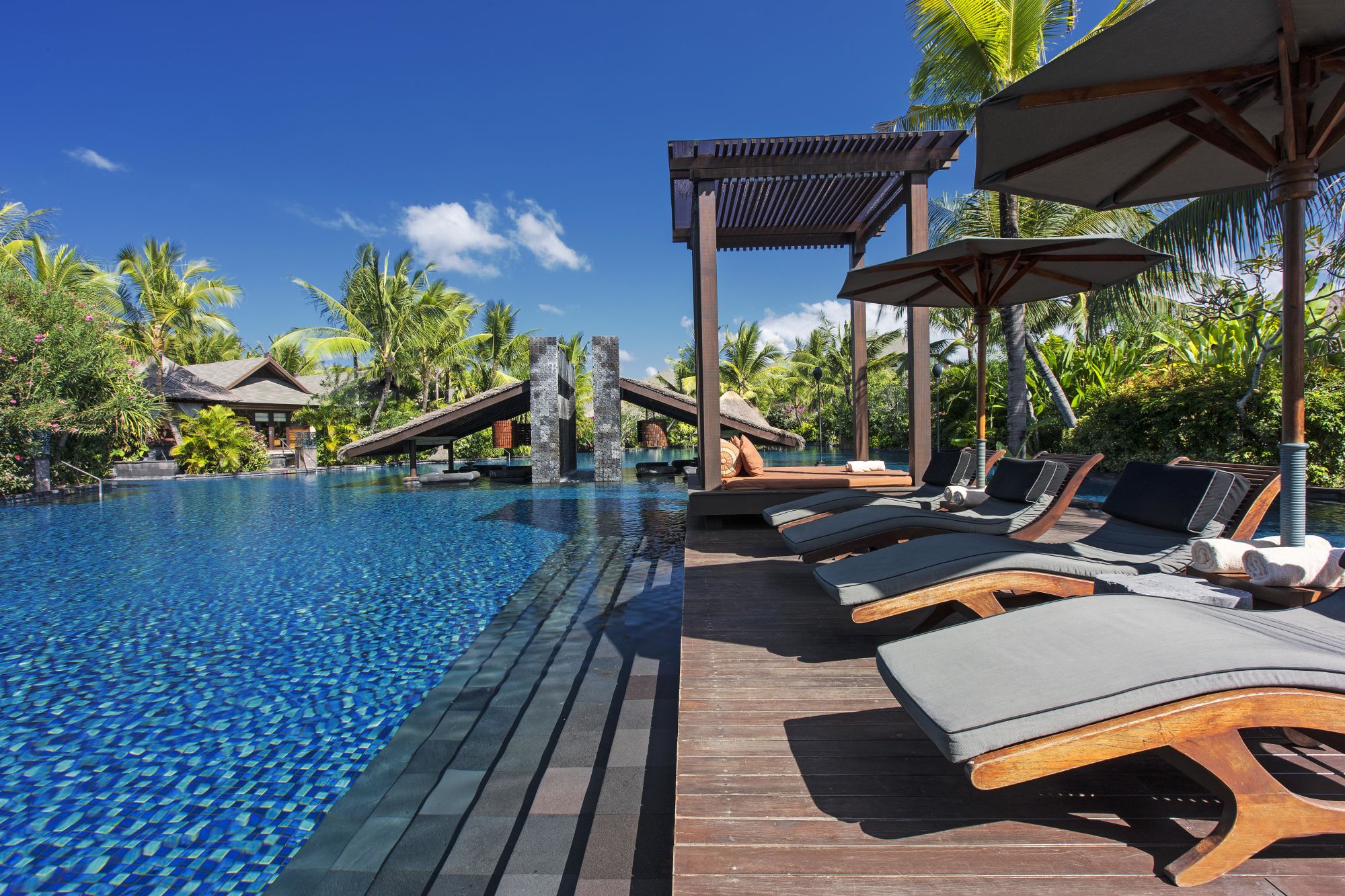 The St. Regis Bali Resort in Südbali: Swimmable Lagoon
