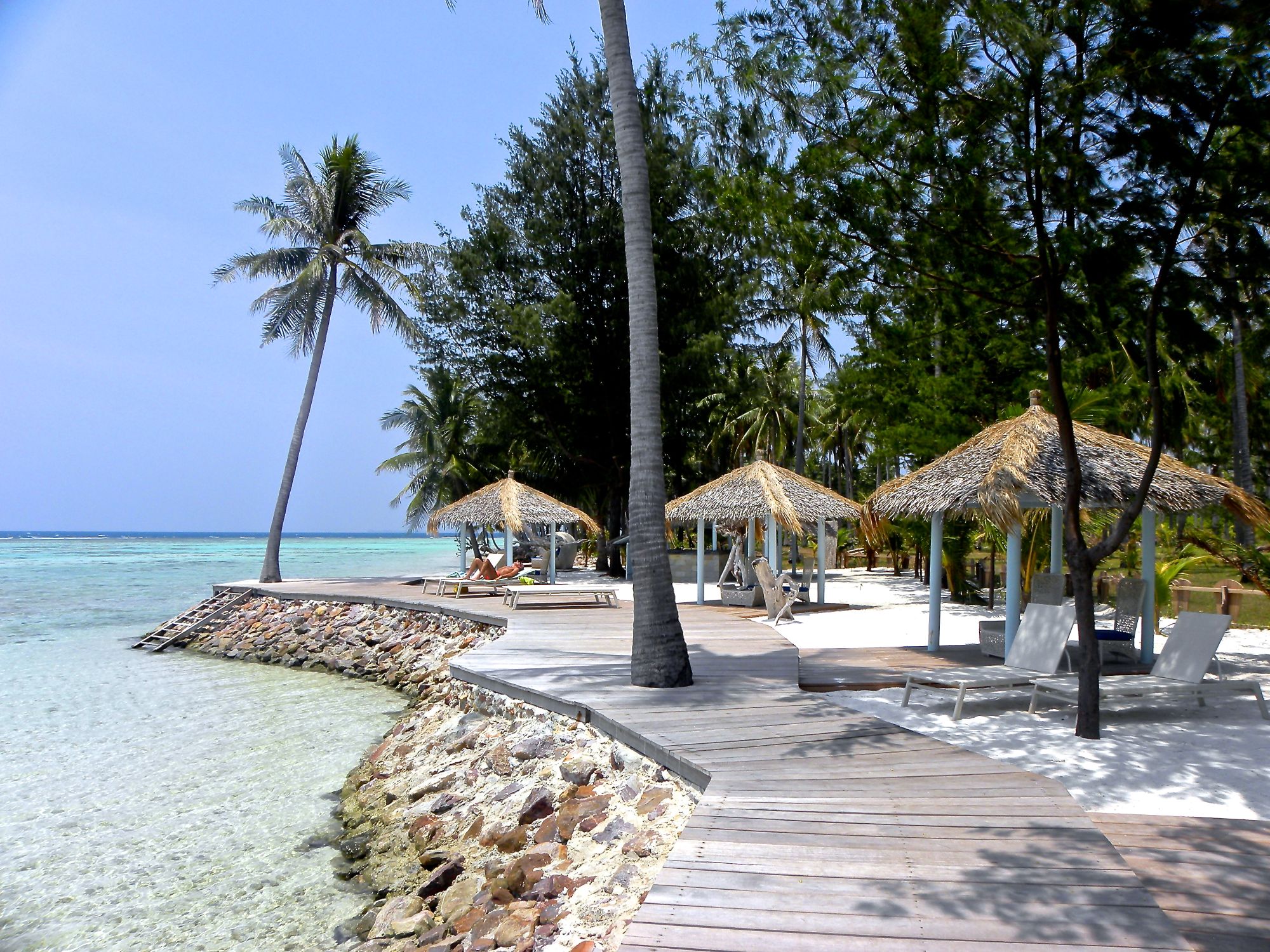 Kura Kura Resort in Karimunjawa: Blue Bar & Grill