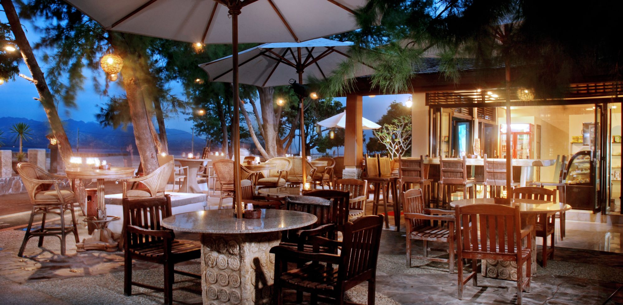 Vila Ombak à Gili:  RESTAURANT WAROENG BULE