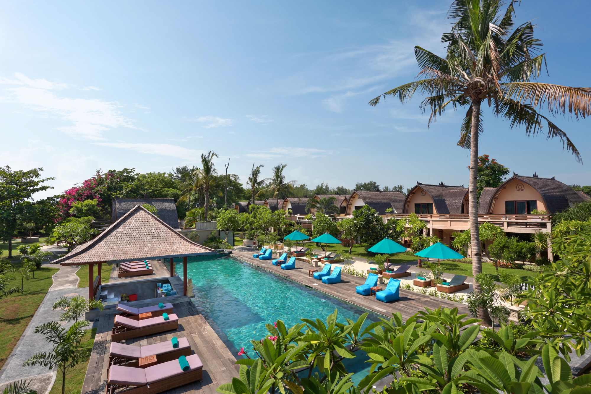Vila Ombak in Gili:  Hidden Pool with Bar