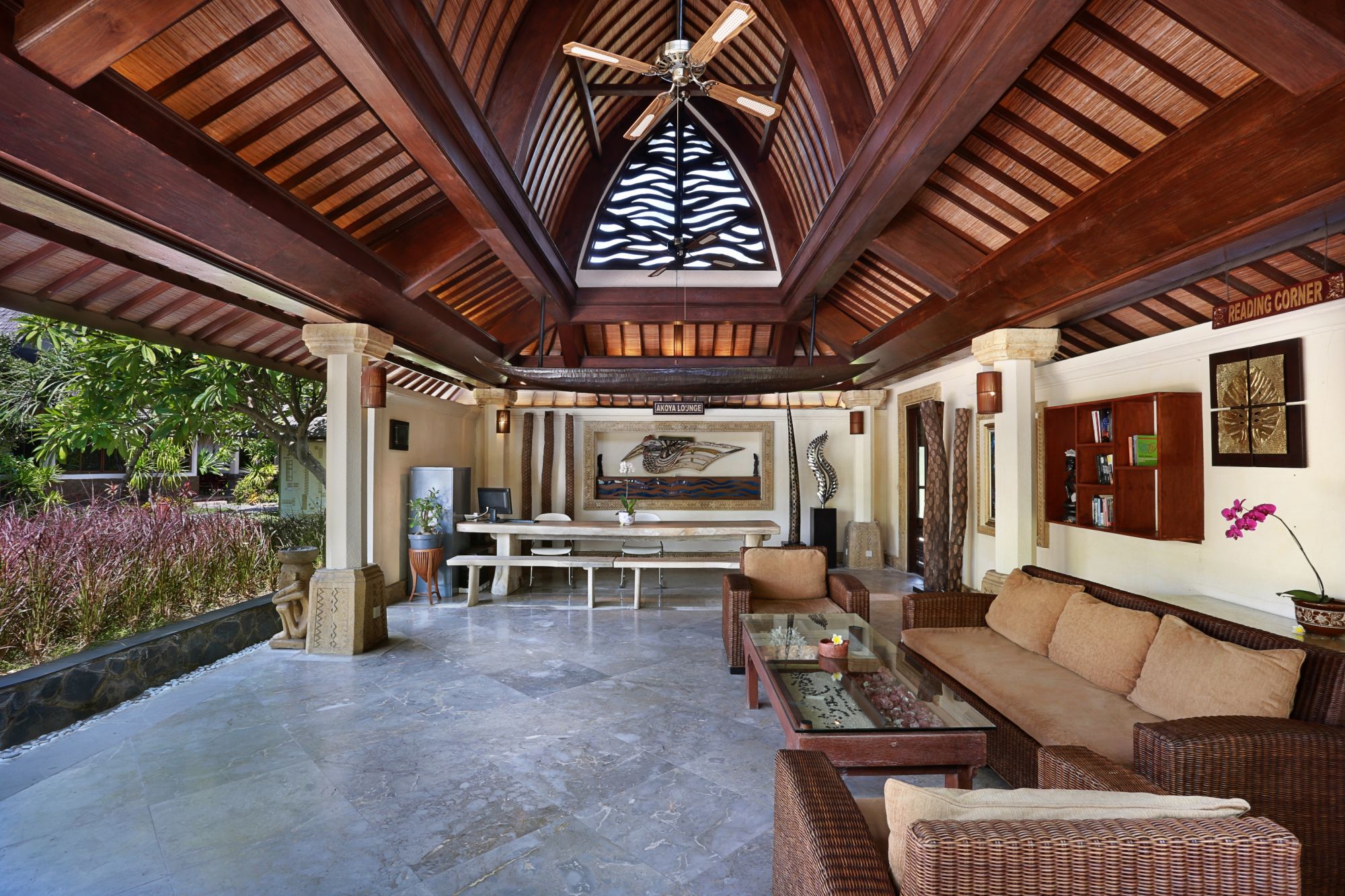 Vila Ombak à Gili:  Library