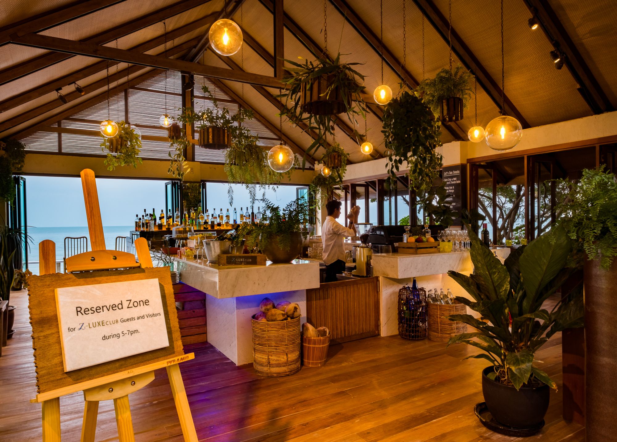 Let's Sea Hua Hin Al Fresco Resort: Z-Luxe Club Happy Hours