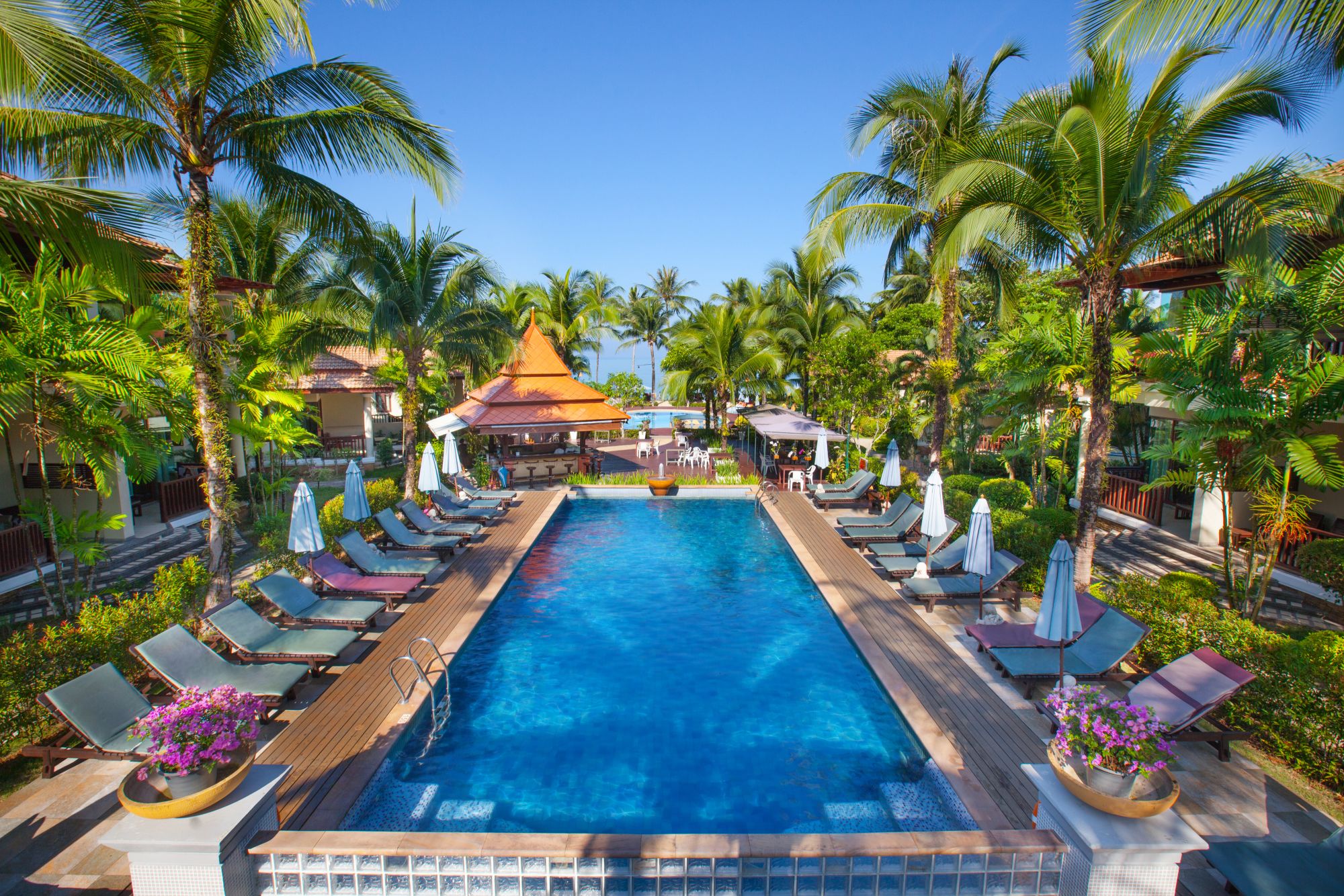 Khao Lak Bayfront Resort: Upper Pool