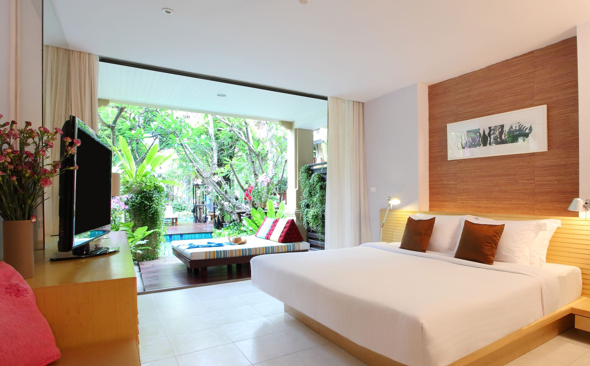 Burasari in Phuket: Elite Pool Access