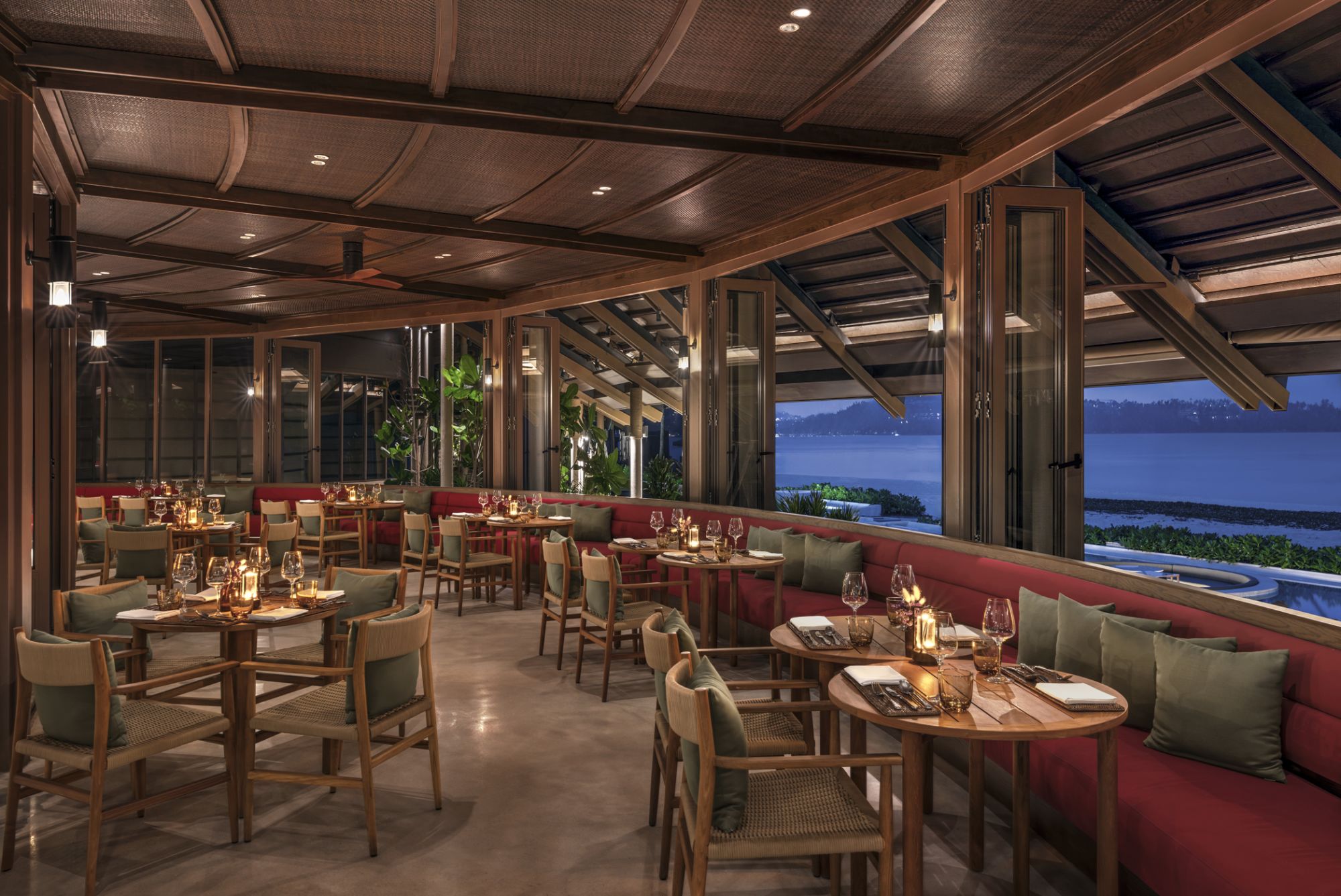 Banyan Tree Phuket:  RAVA Beach Club | Rava Master Grill 