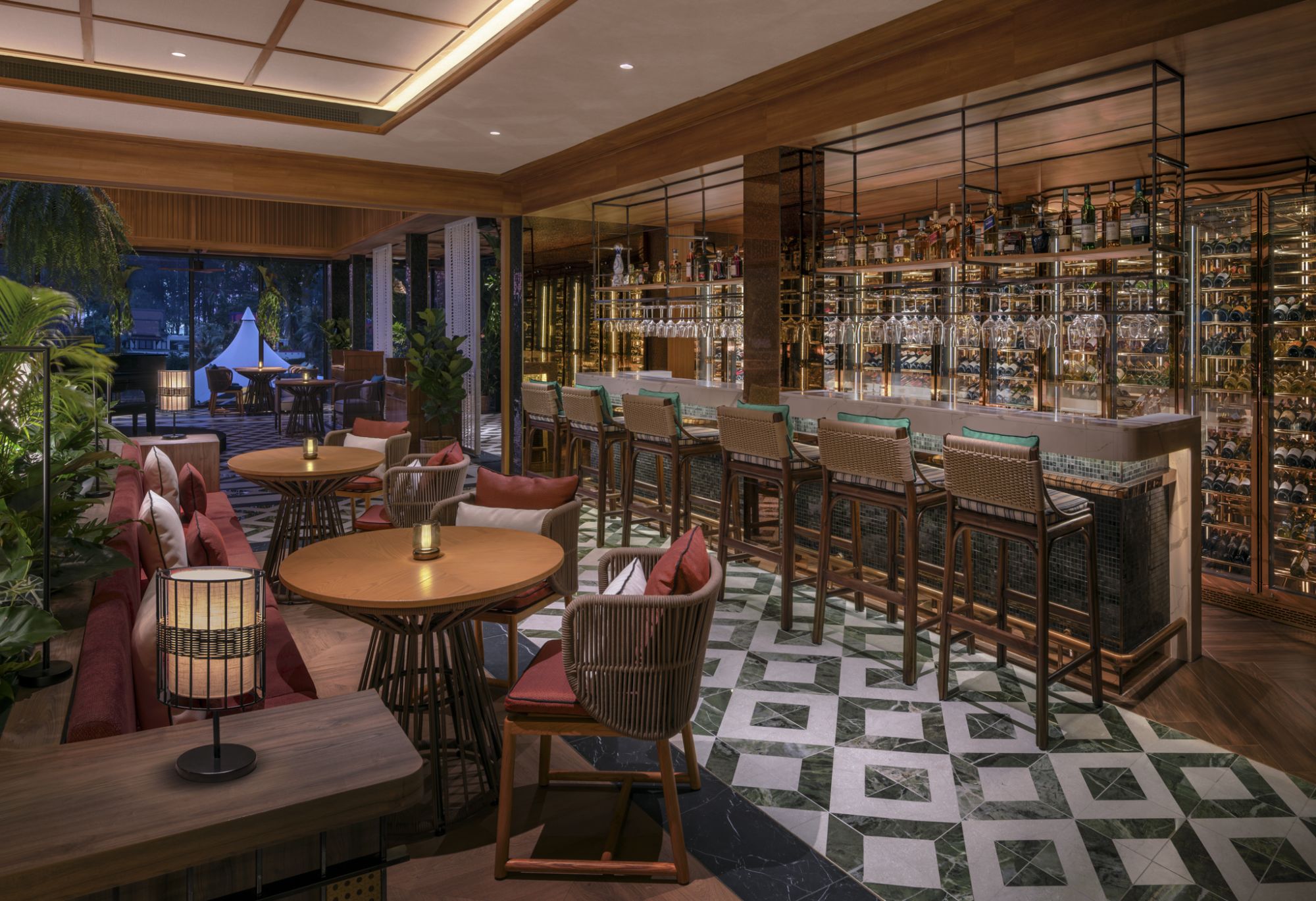 Banyan Tree Phuket:  Saisons Bar