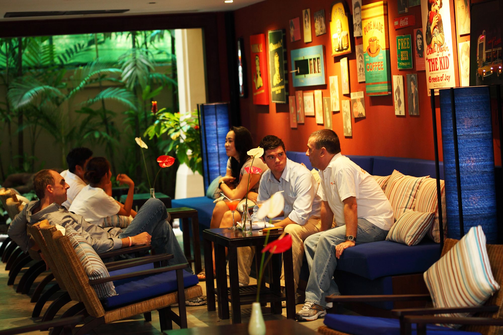 Burasari in Phuket: Pool Bar