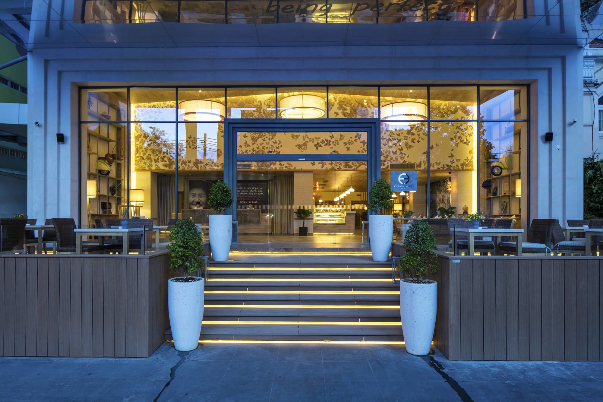 Fusion Suites Saigon: Entrance