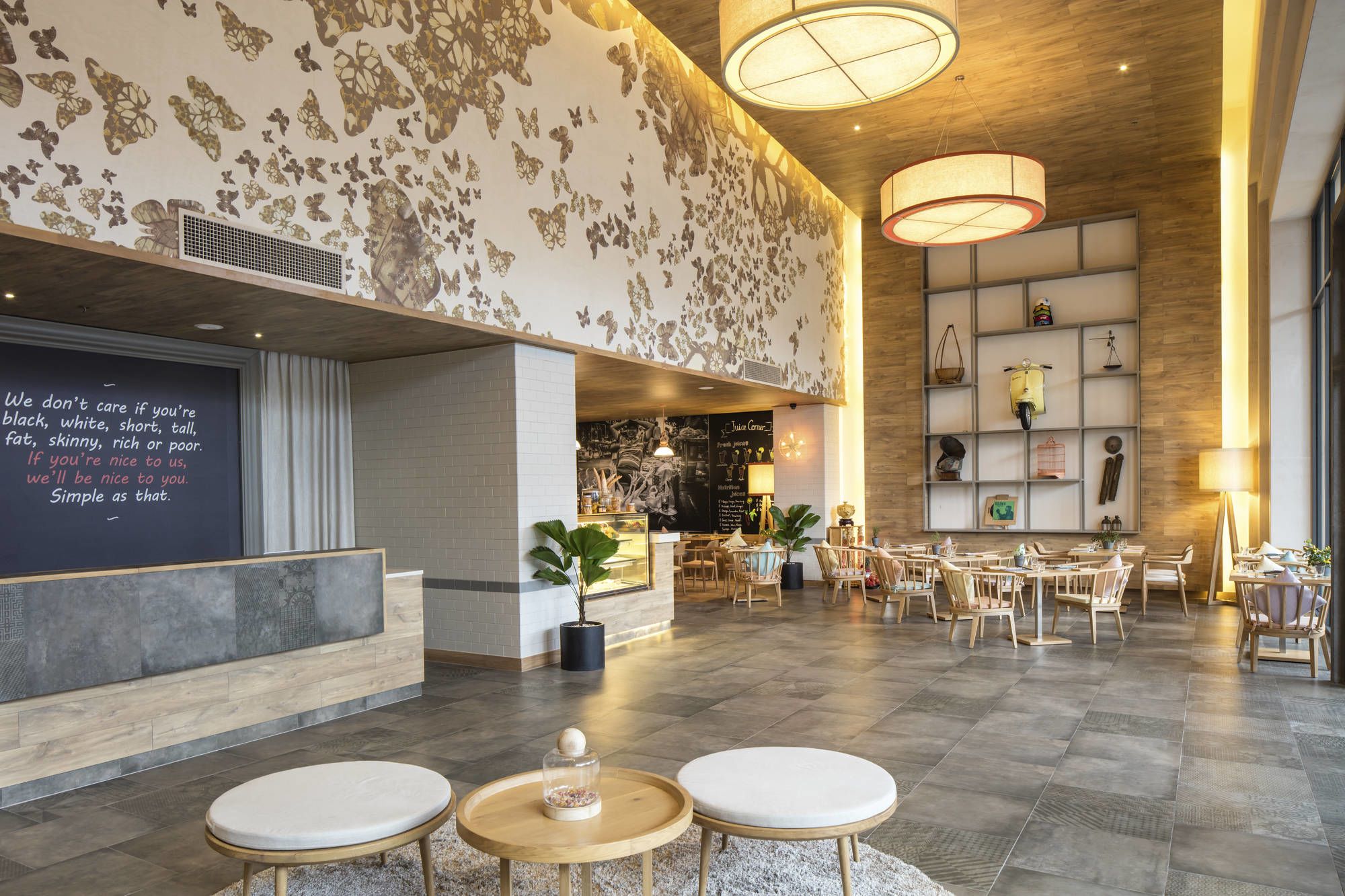 Fusion Suites Saigon: Lobby