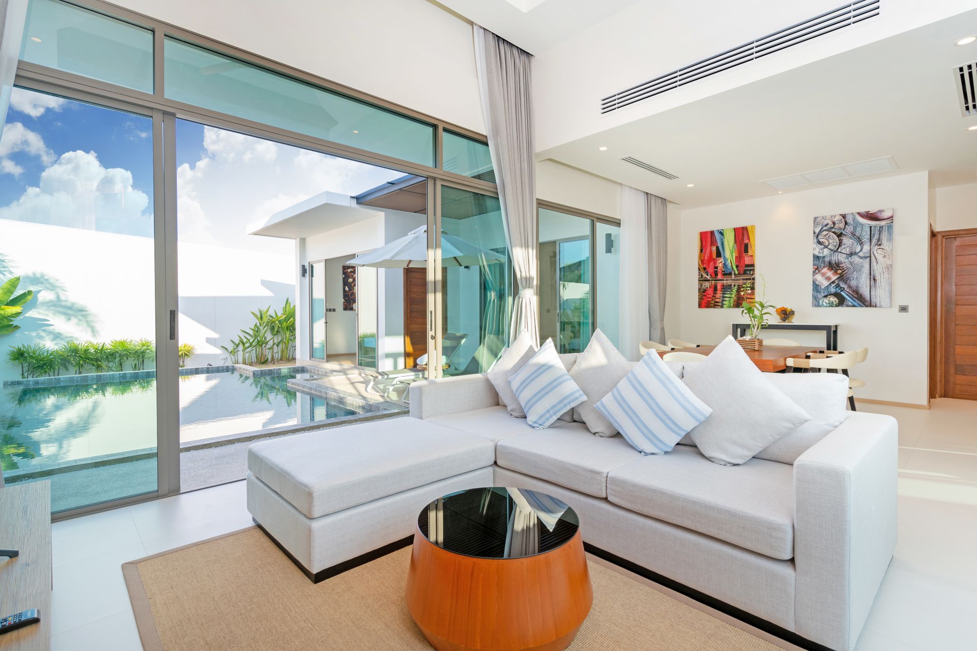 Escape Villas in Phuket: Standard Pool Villa 2-BR | living