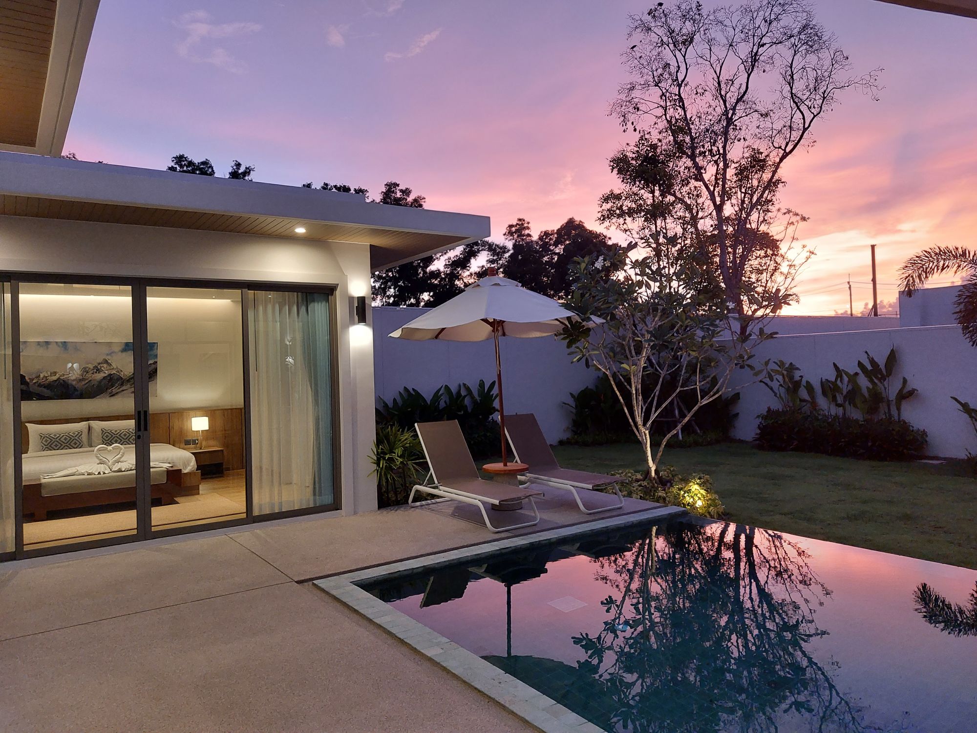Escape Villas in Phuket: Deluxe Garden Pool Villa 2-BR